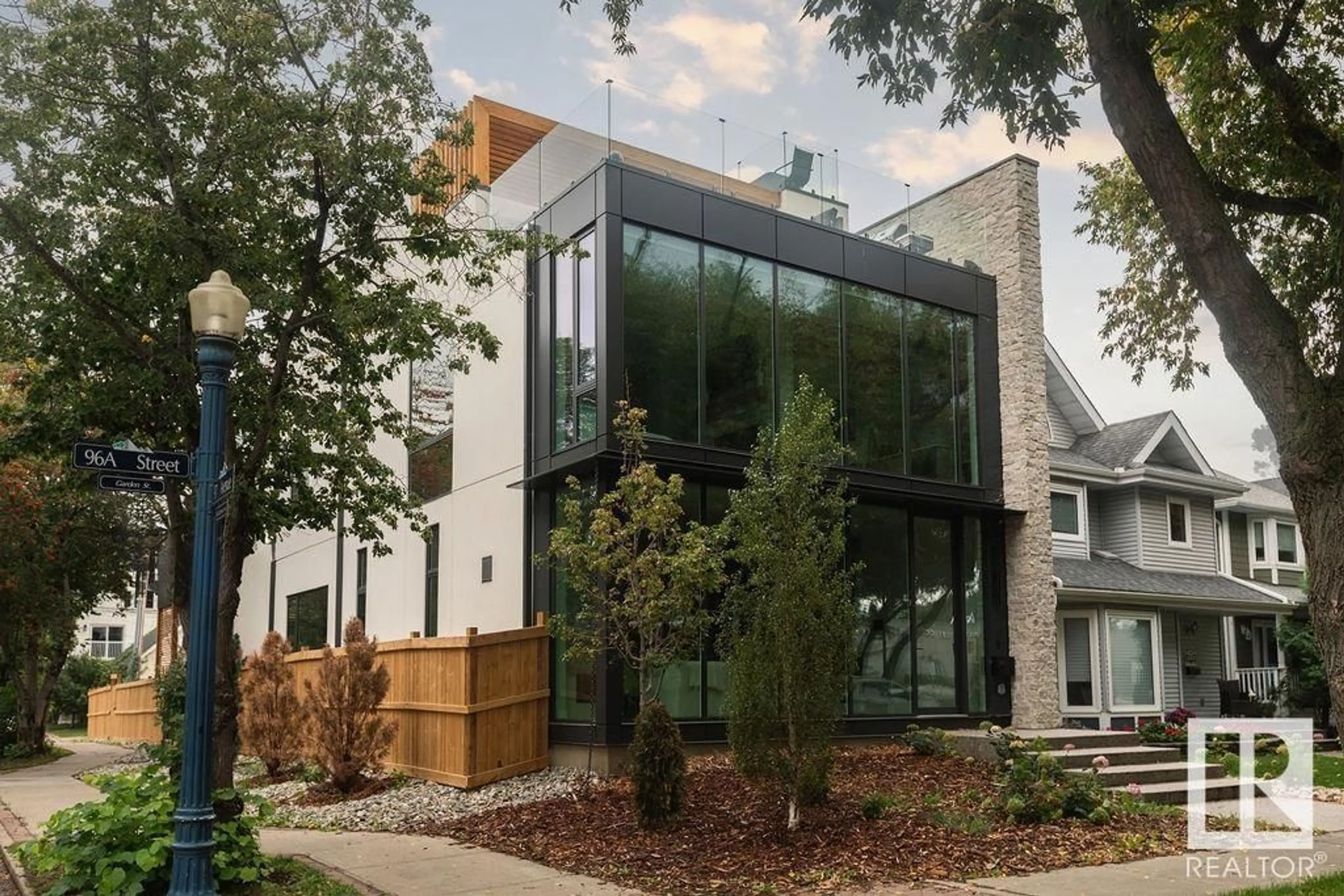 Home with brick exterior material, unknown for 9651 96A AV, Edmonton Alberta T6C2C3