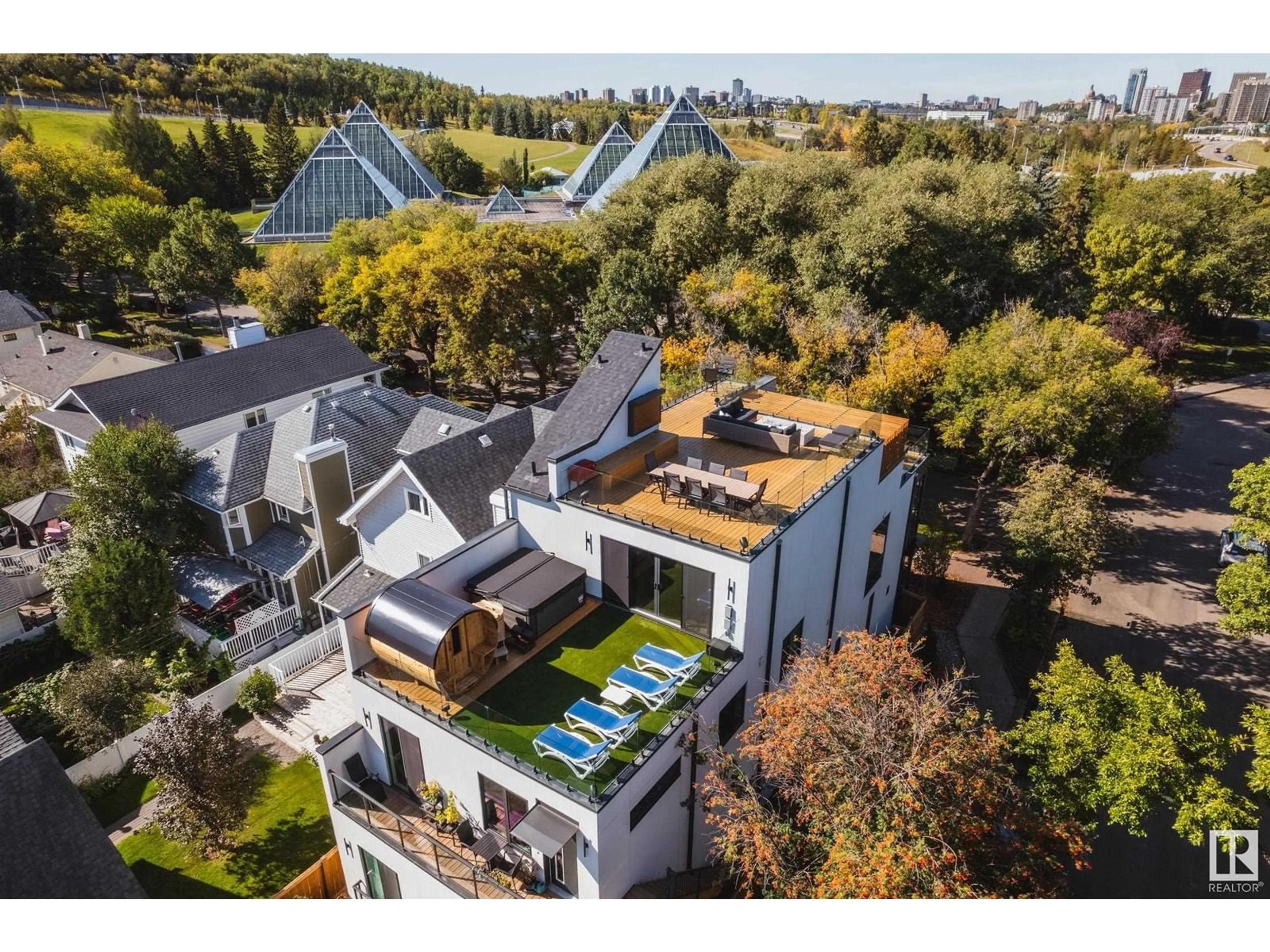 A pic from outside/outdoor area/front of a property/back of a property/a pic from drone, unknown for 9651 96A AV, Edmonton Alberta T6C2C3