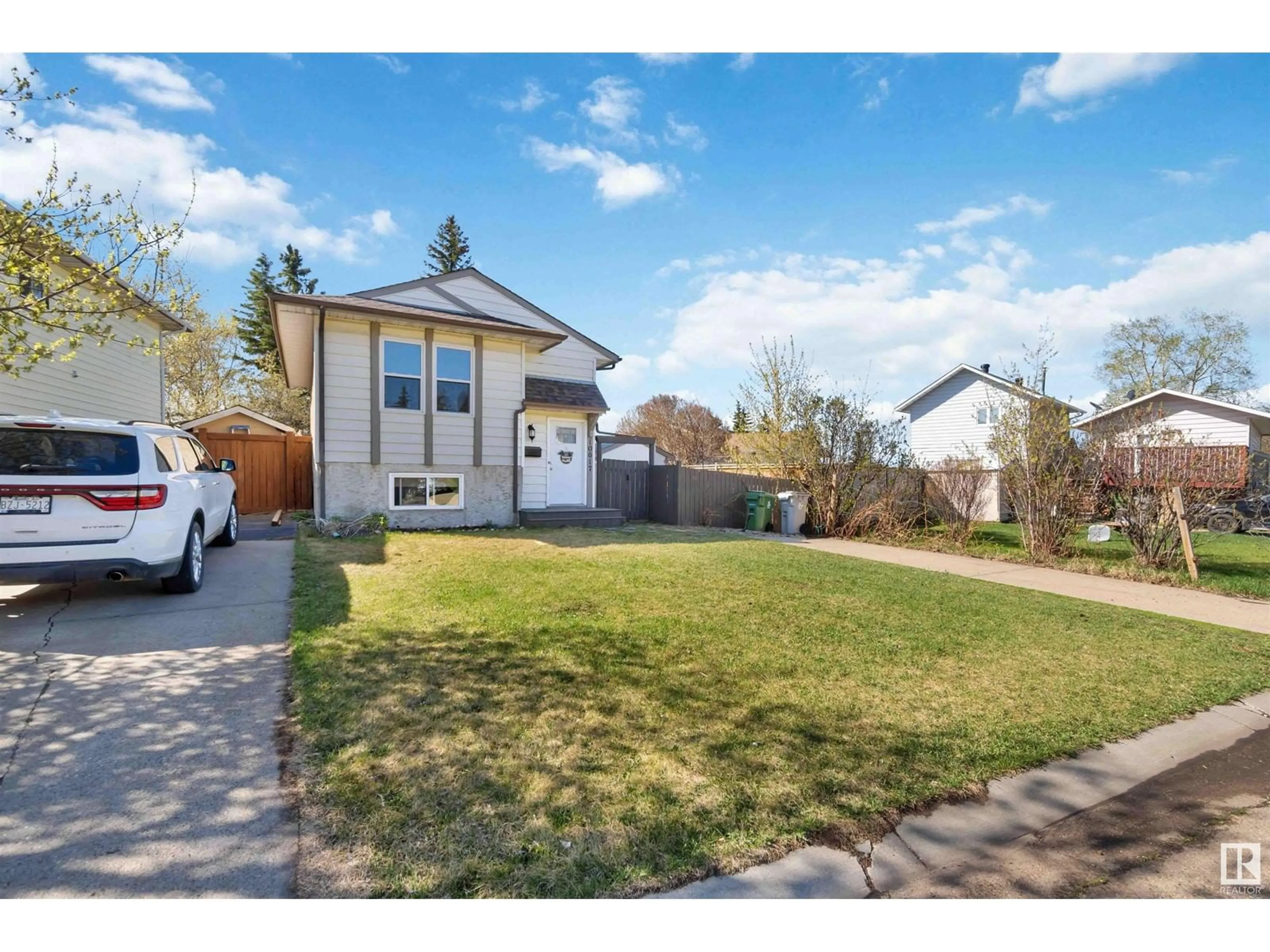 Unknown for 10617 98 AV, Morinville Alberta T8R1E4