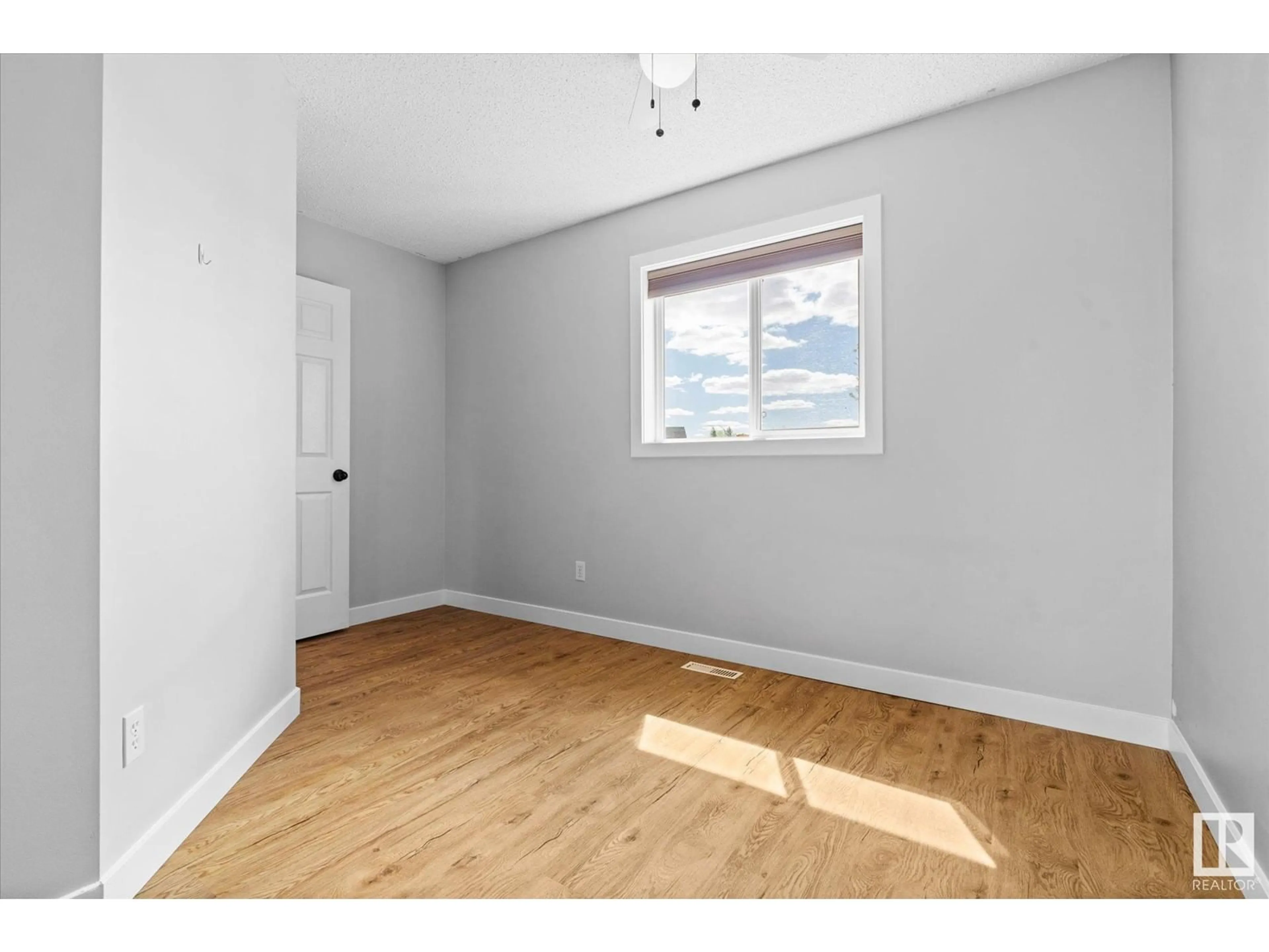 A pic of a room for 9914 94, Fort Saskatchewan Alberta T8L4J5