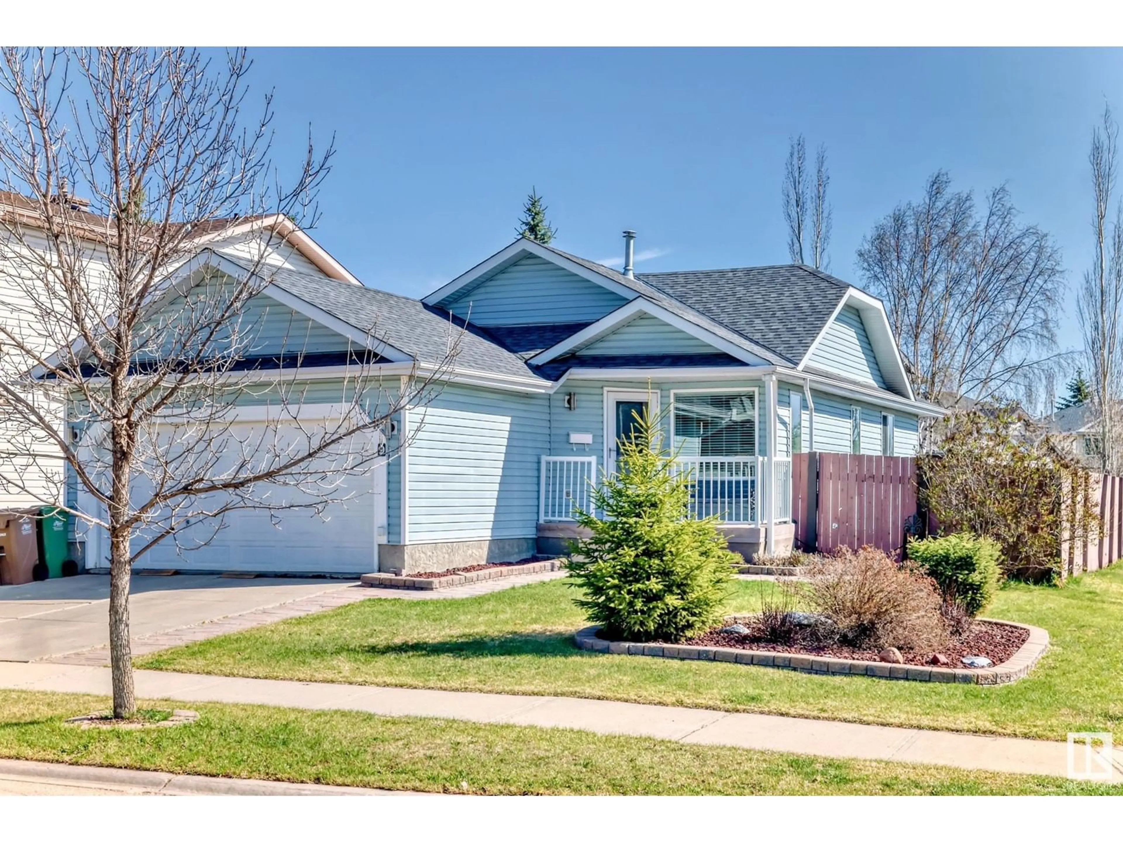 Home with vinyl exterior material, street for 9 DOMINION WY, St. Albert Alberta T8N6L3