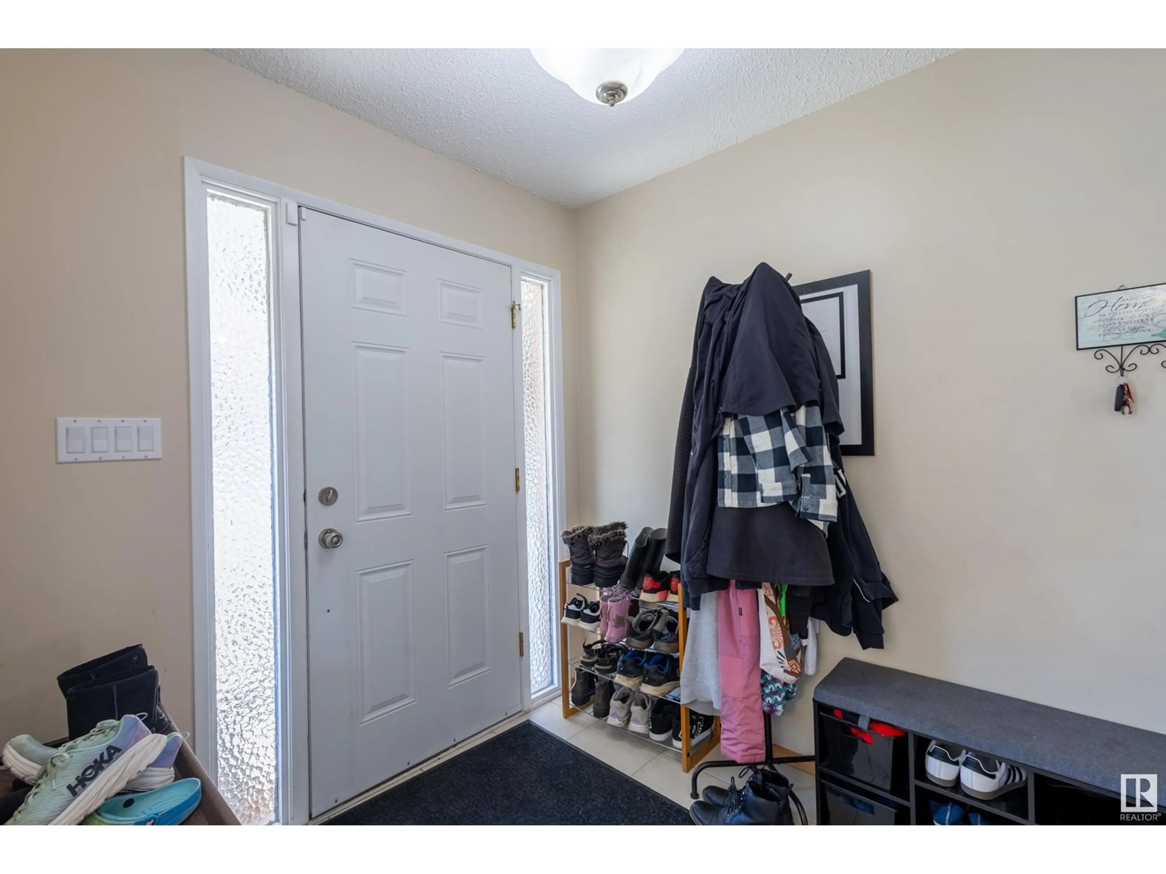 Indoor entryway for NW - 3109 112A ST, Edmonton Alberta T6J4G9