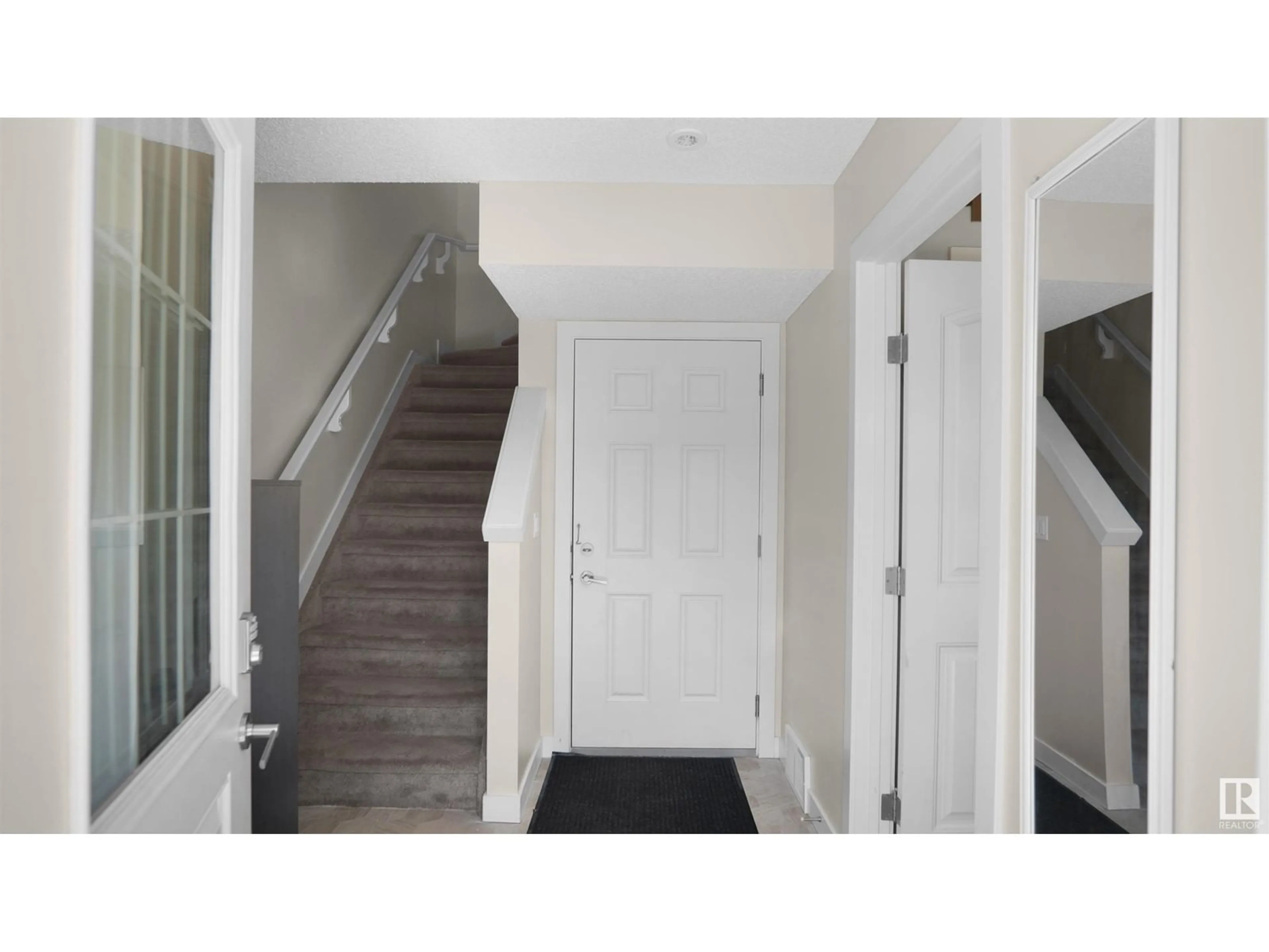 Indoor entryway for 3025 - 56 151 AV, Edmonton Alberta T5Y3W4