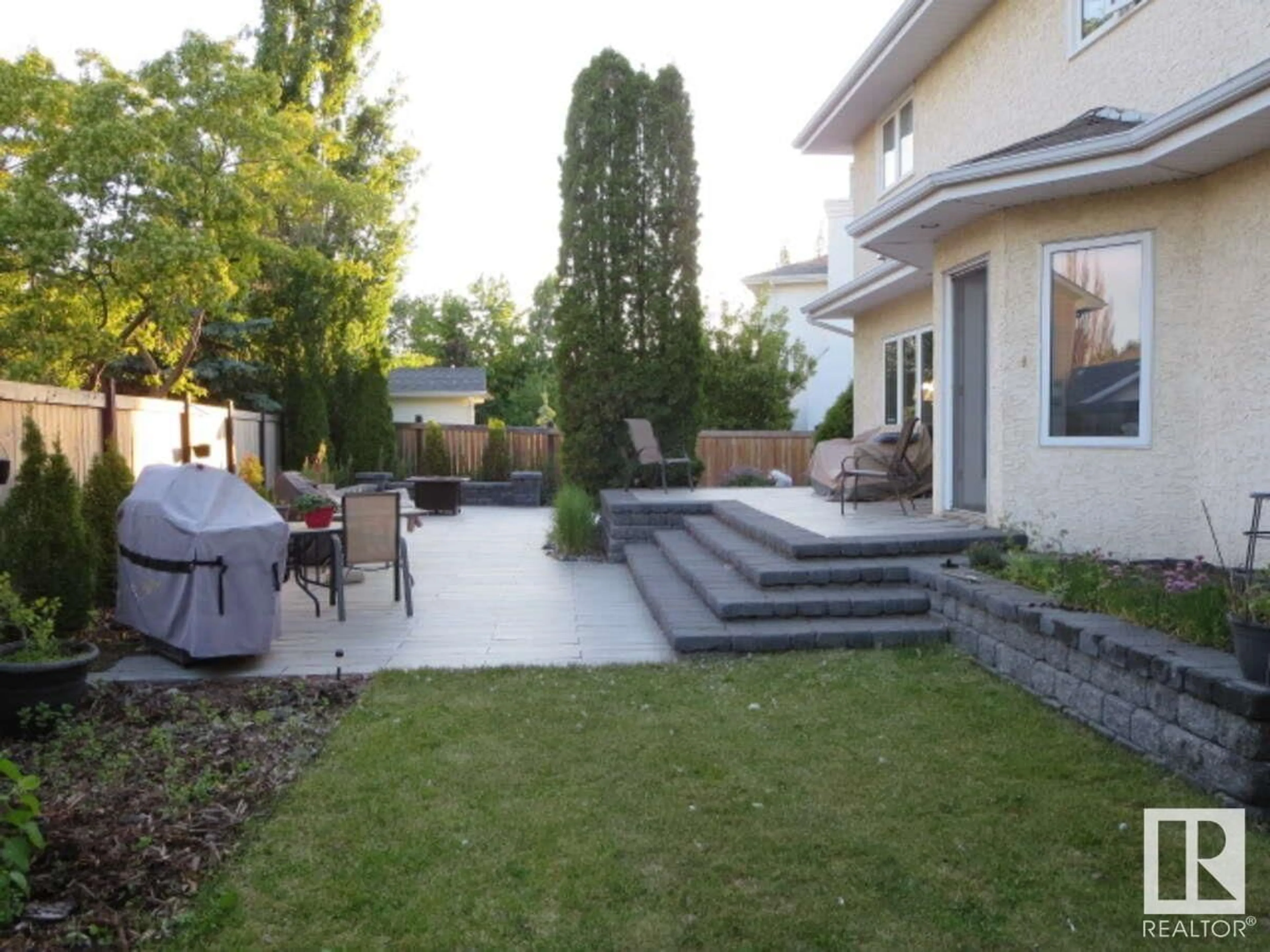 Patio, street for 11409 12 AV, Edmonton Alberta T6J6W8