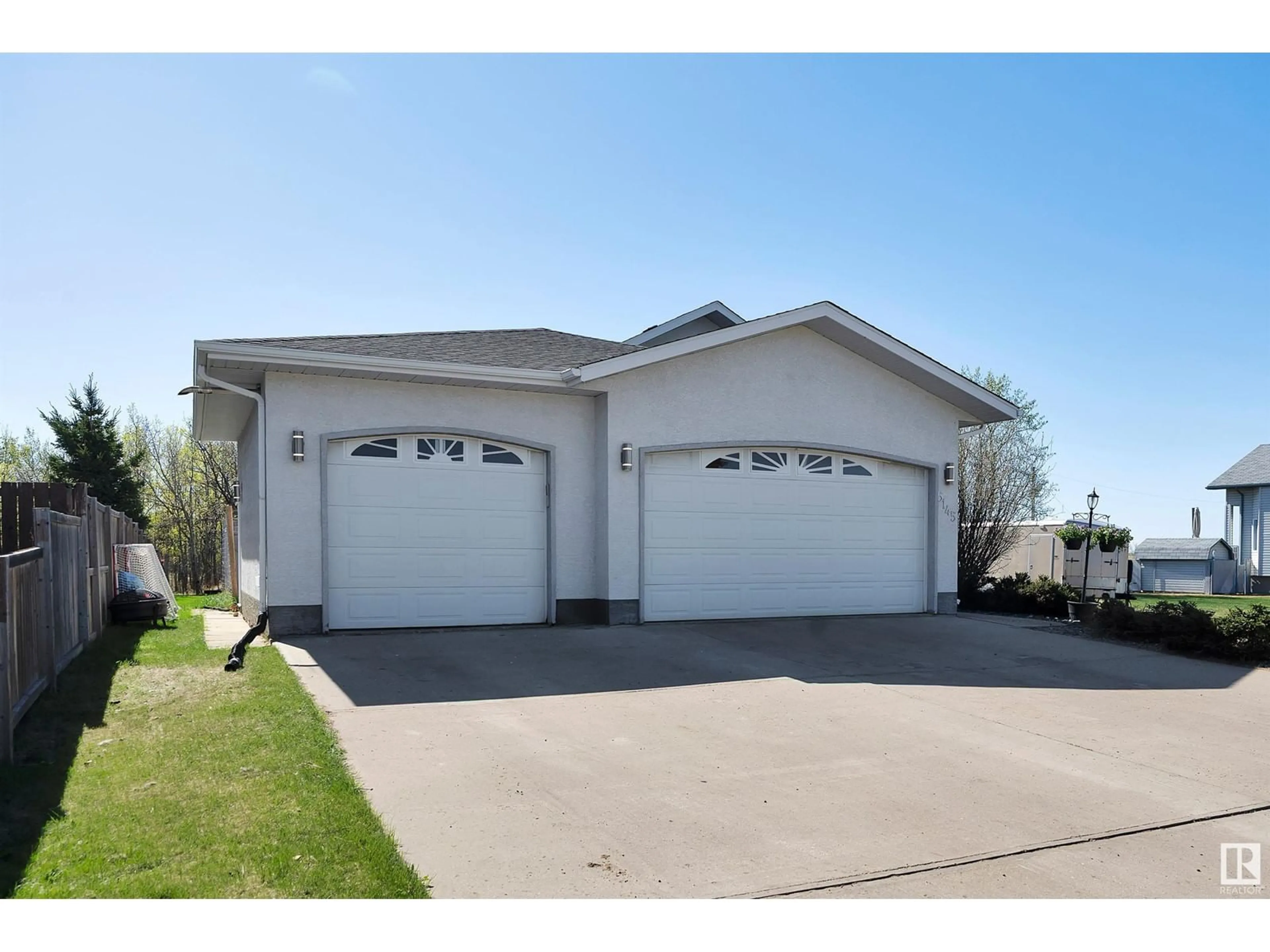 Indoor garage for 5145 SPORTSVIEW DR, New Sarepta Alberta T0B3M0