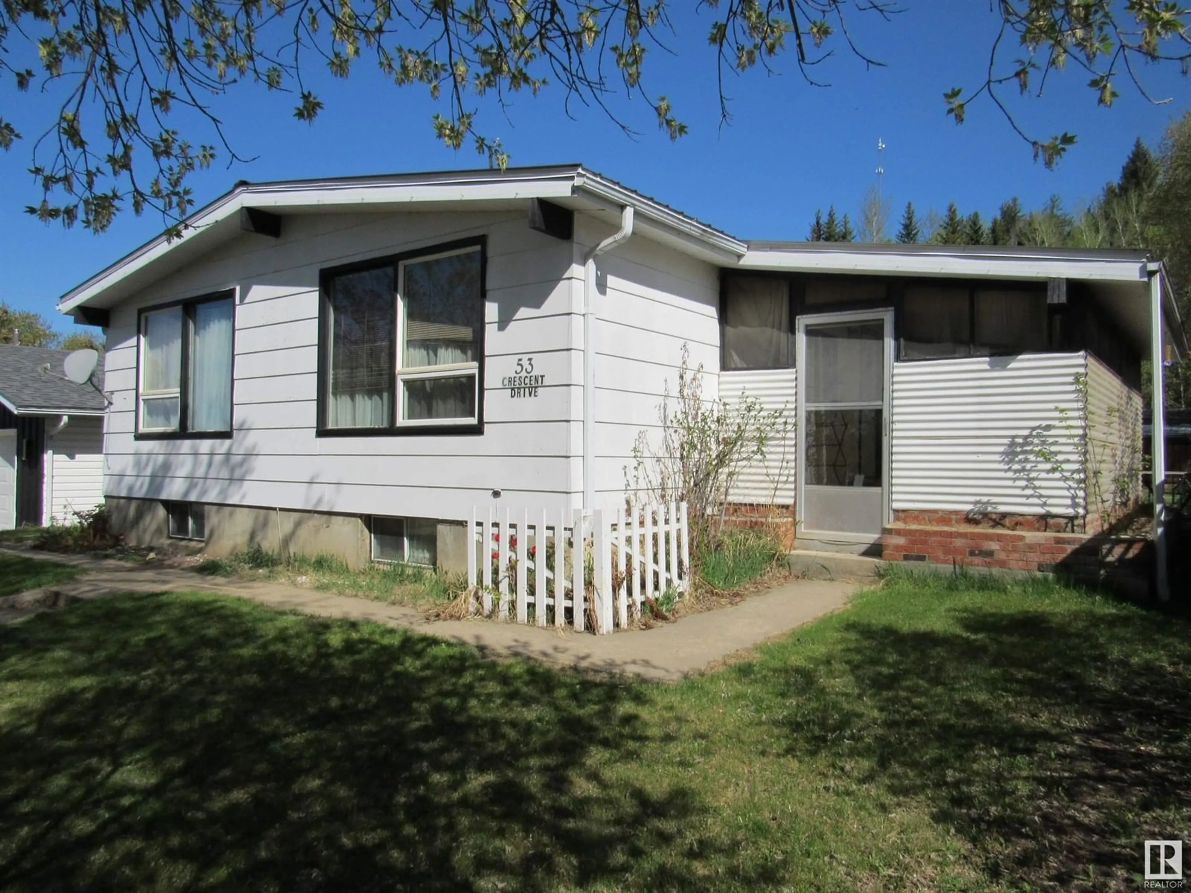 Home with vinyl exterior material, street for 53 CRESCENT DRIVE, Fort Assiniboine Alberta T0G1A0
