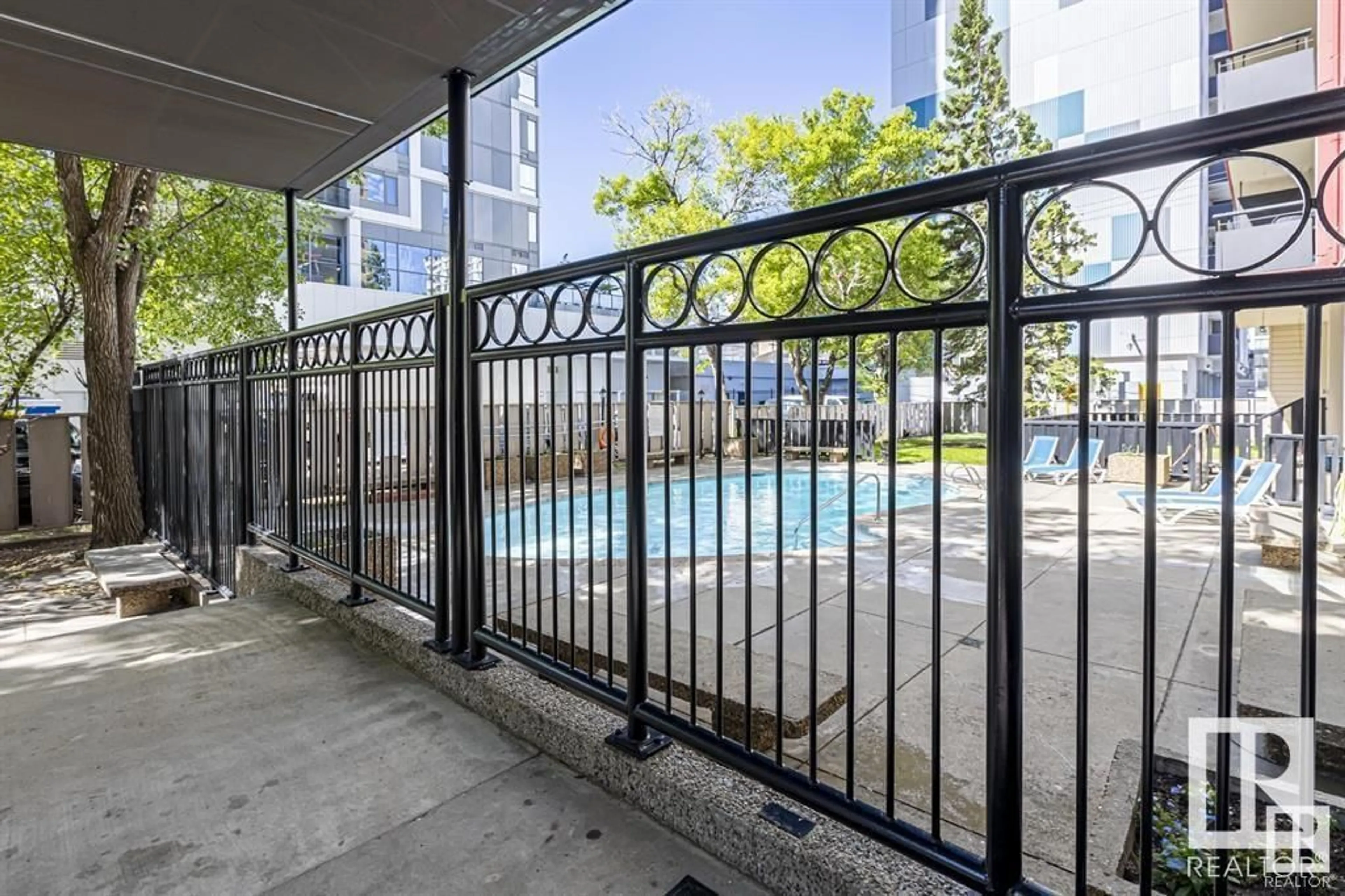 Pool for 1509 - 10140 120 ST, Edmonton Alberta T5K1Z8