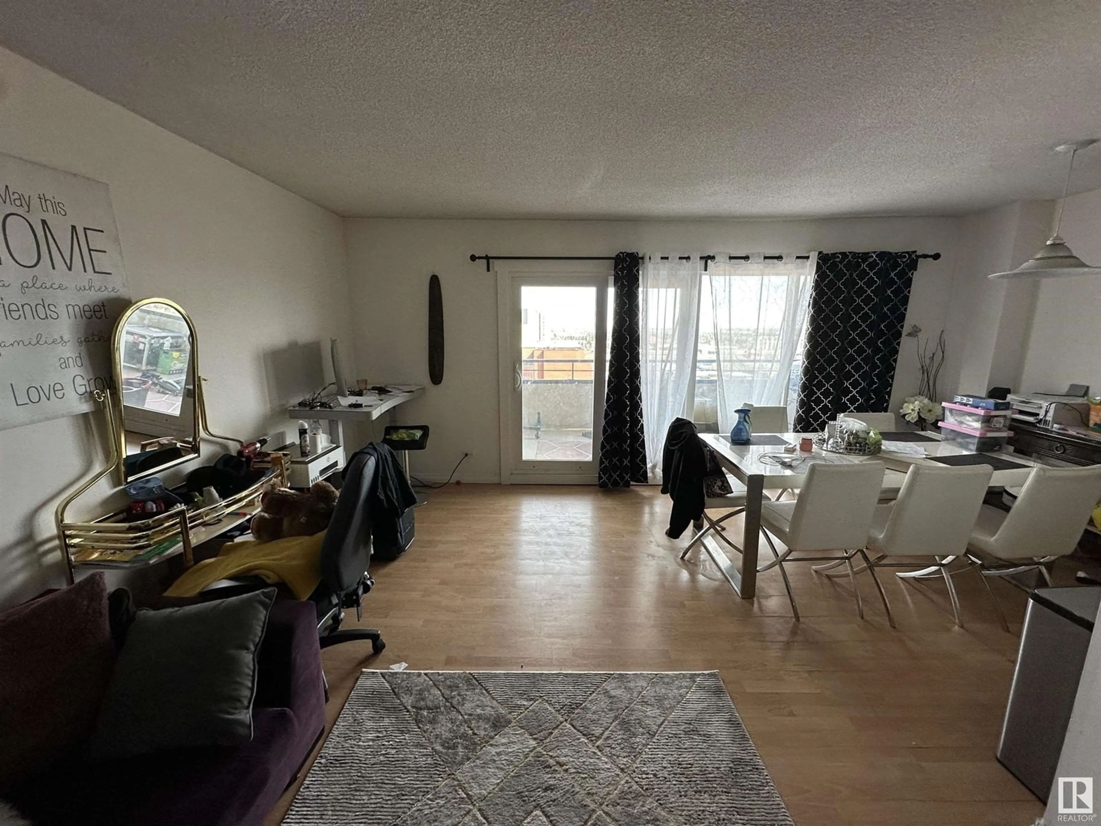 A pic of a room for 1509 - 10140 120 ST, Edmonton Alberta T5K1Z8