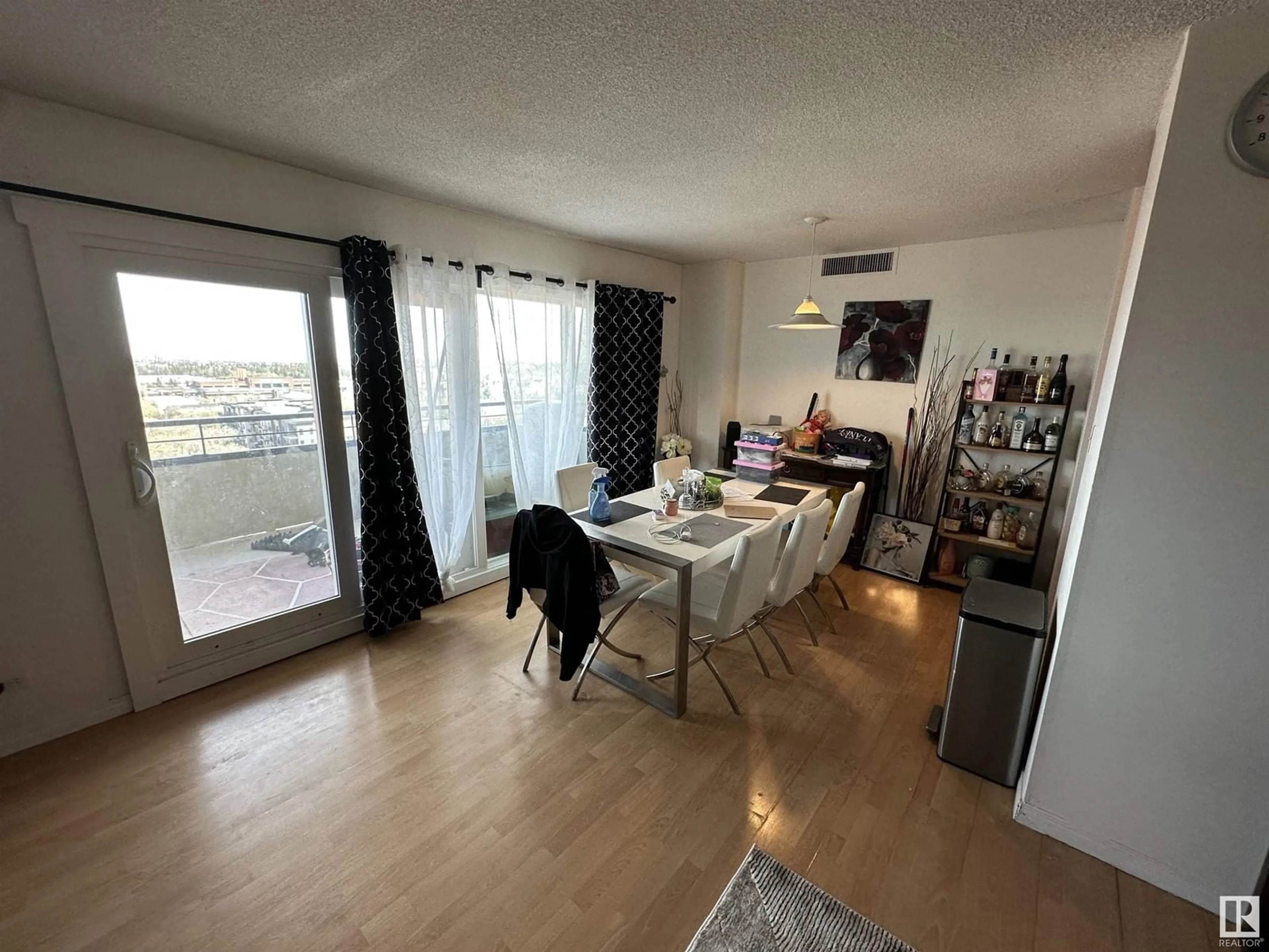 A pic of a room for 1509 - 10140 120 ST, Edmonton Alberta T5K1Z8