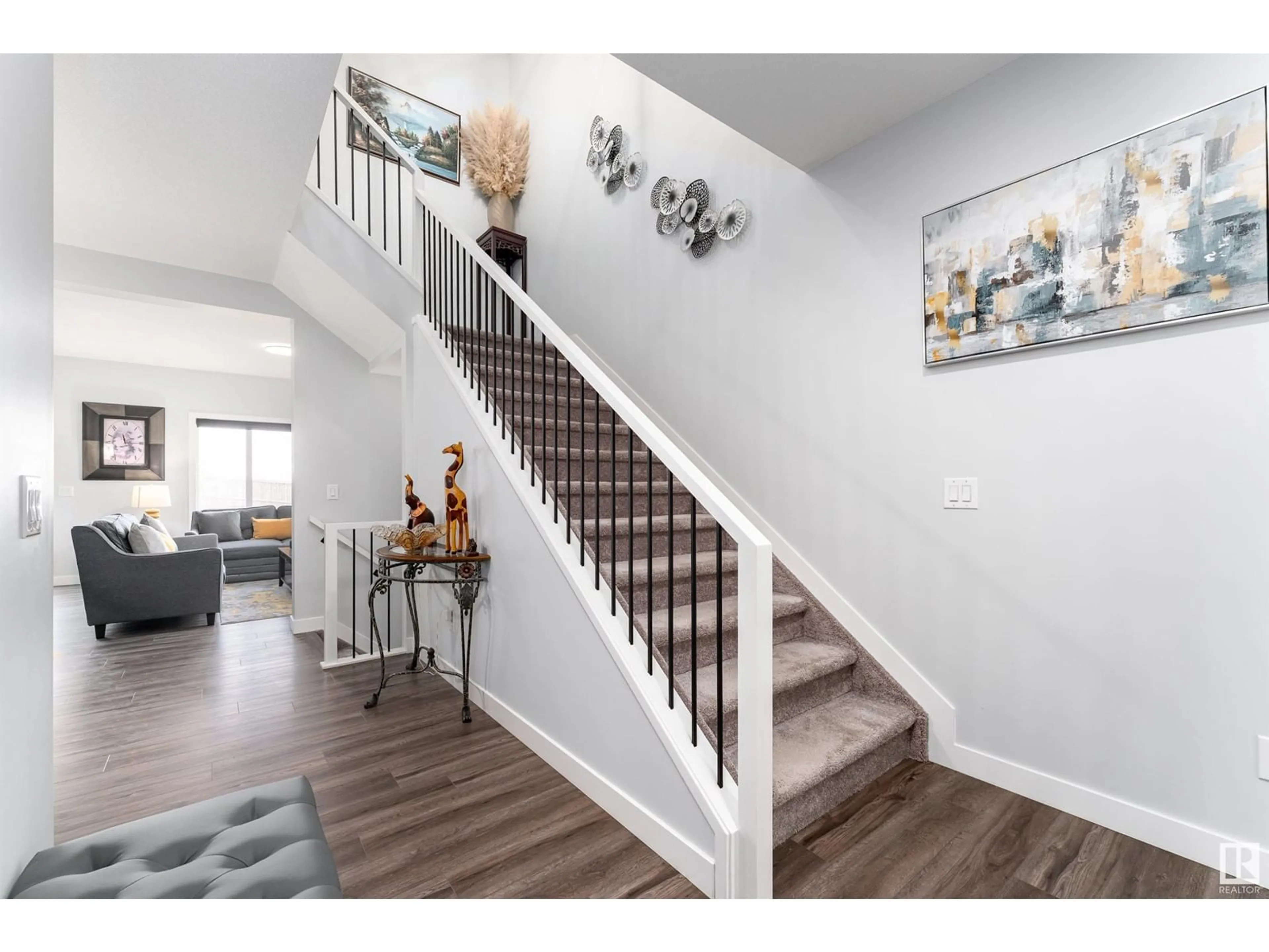 Indoor entryway for 141 LARCH CR, Leduc Alberta T9E1N3