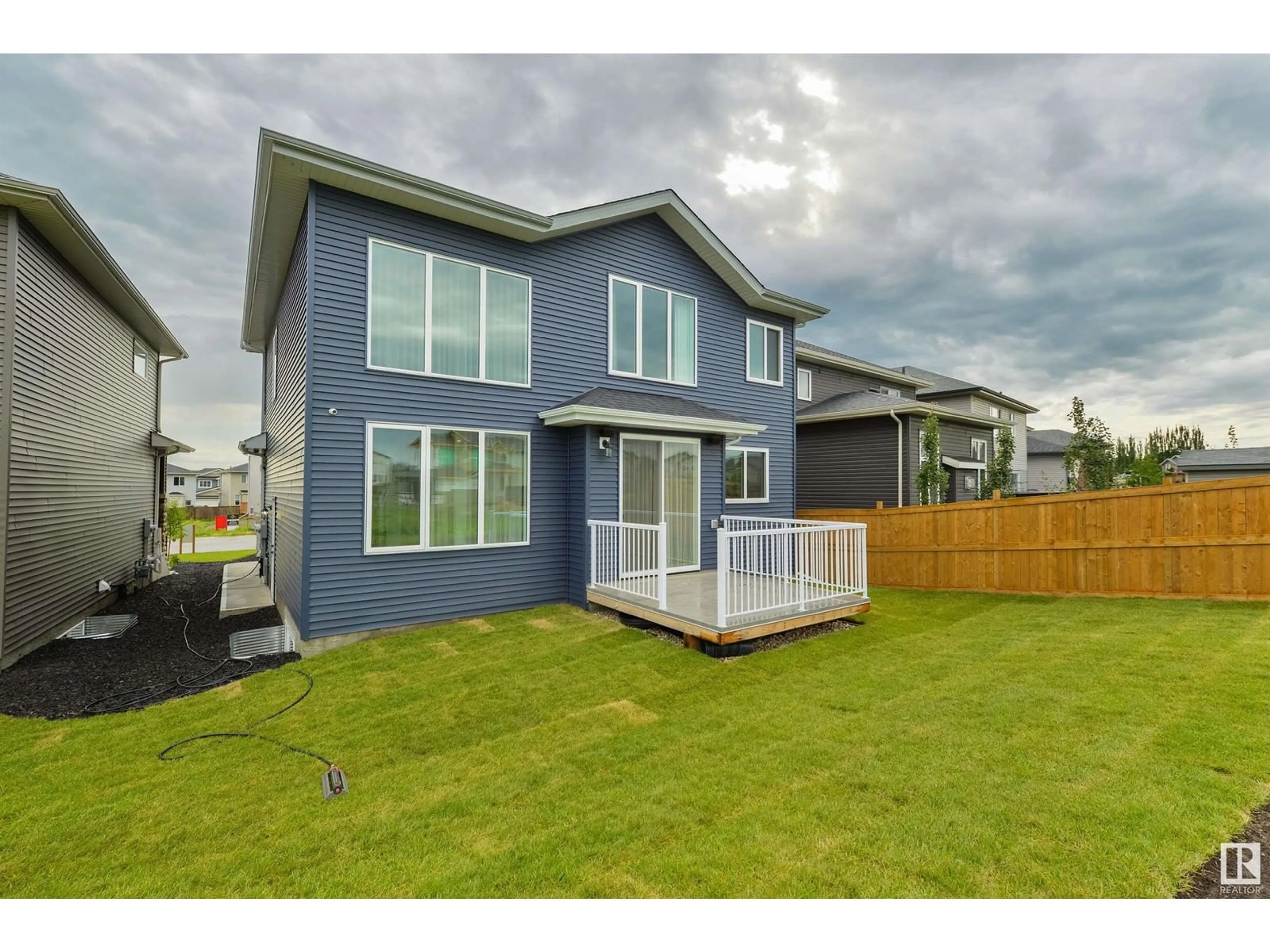 A pic from outside/outdoor area/front of a property/back of a property/a pic from drone, unknown for 6 HULL, Spruce Grove Alberta T7X0X4