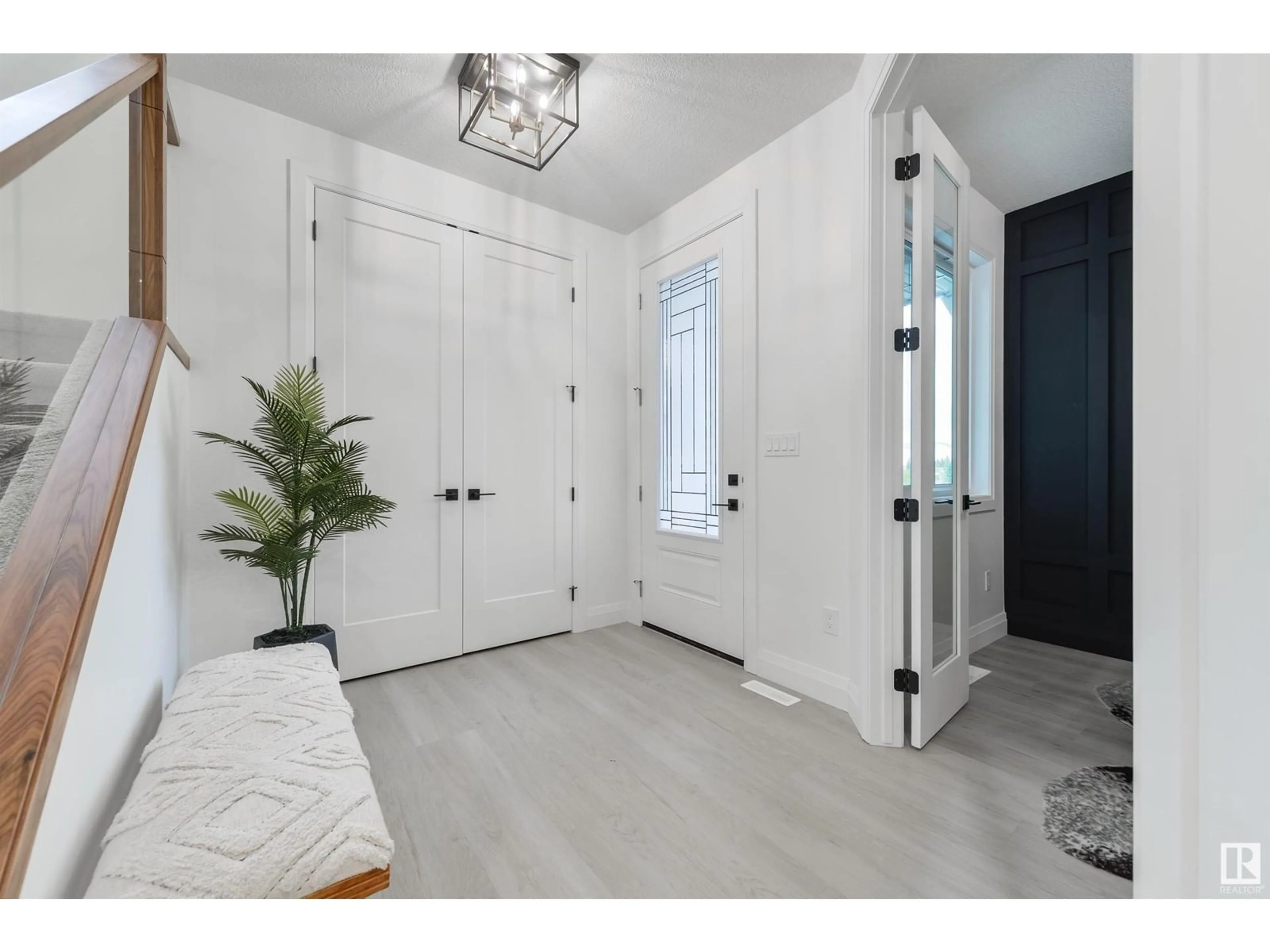 Indoor entryway for 6 HULL, Spruce Grove Alberta T7X0X4