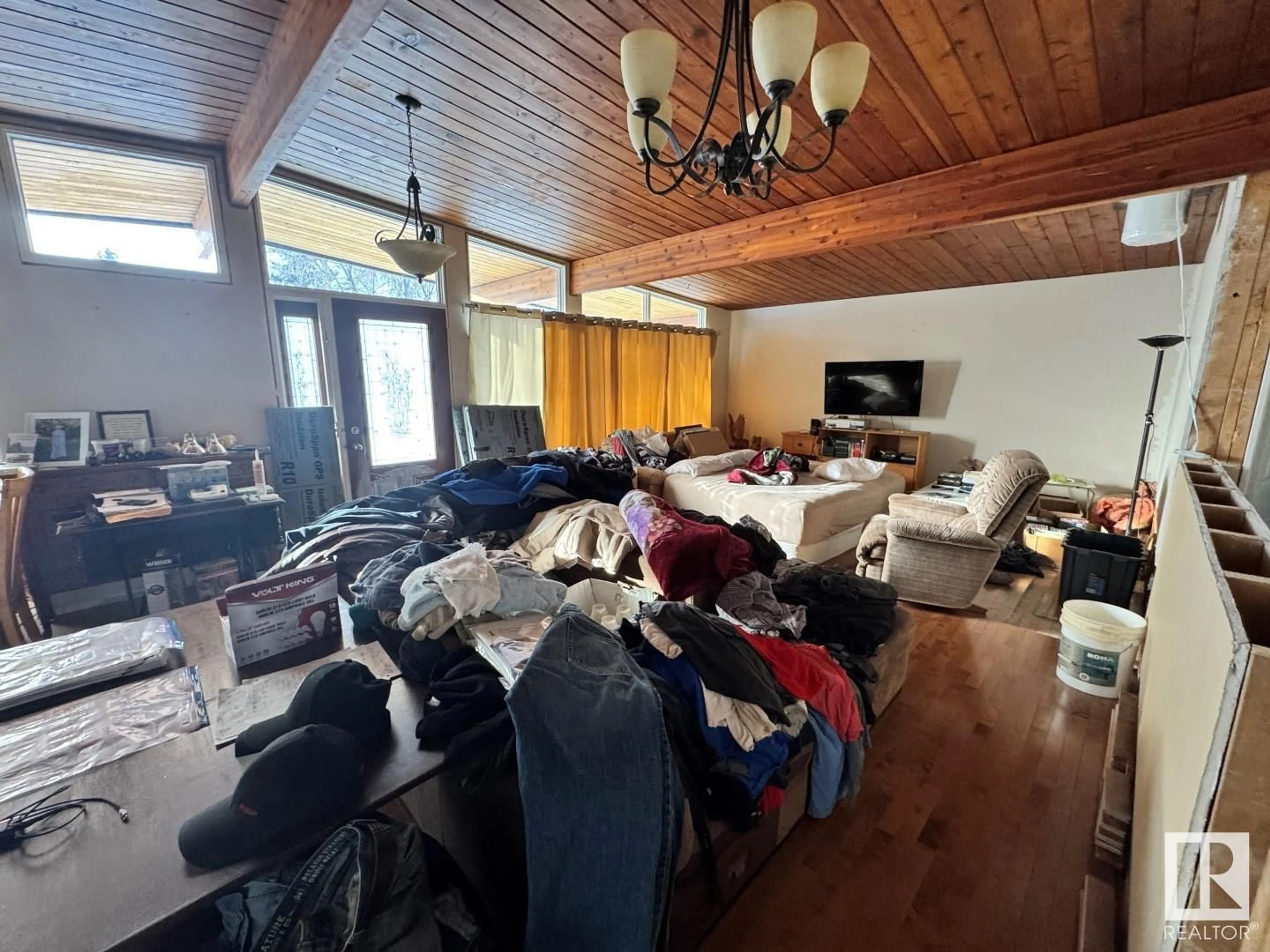 A pic of a room for NW - 14627 60 ST, Edmonton Alberta T5A1Z3
