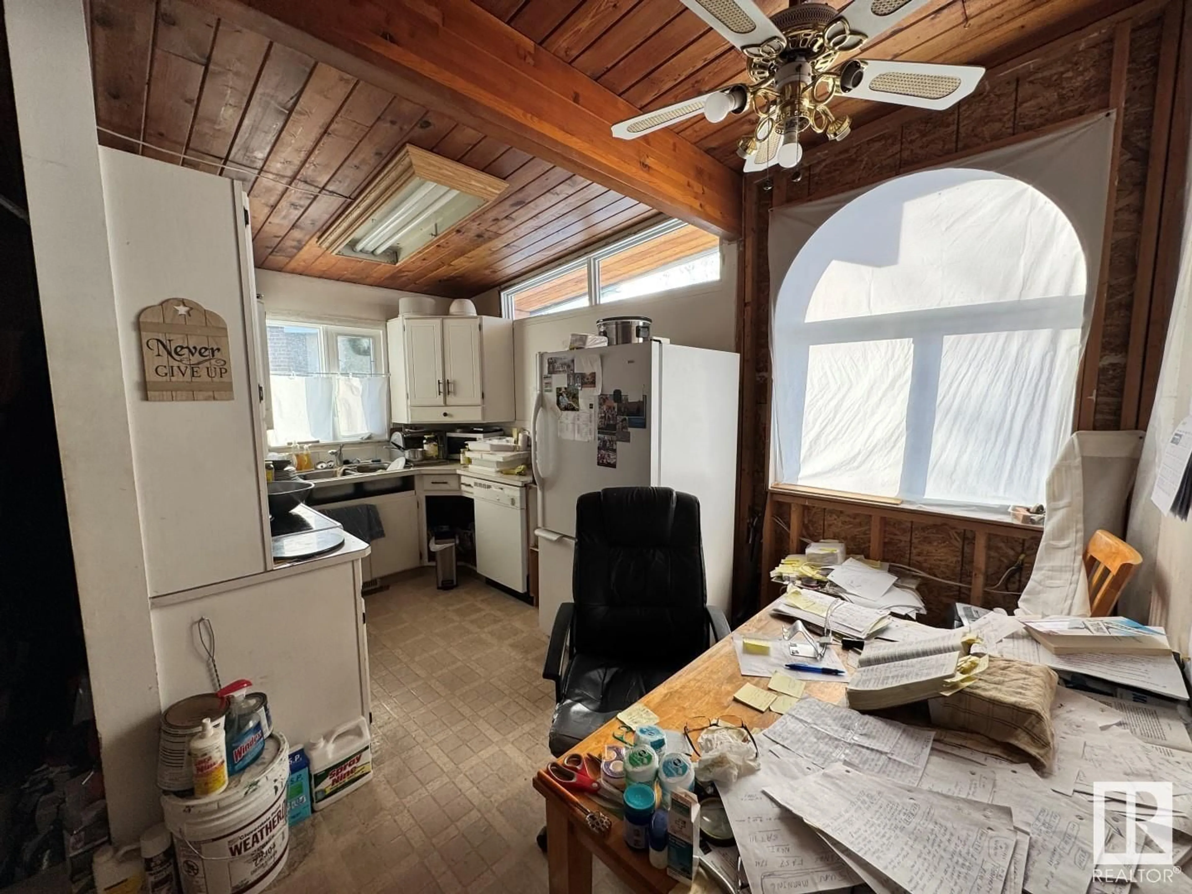 A pic of a room for NW - 14627 60 ST, Edmonton Alberta T5A1Z3