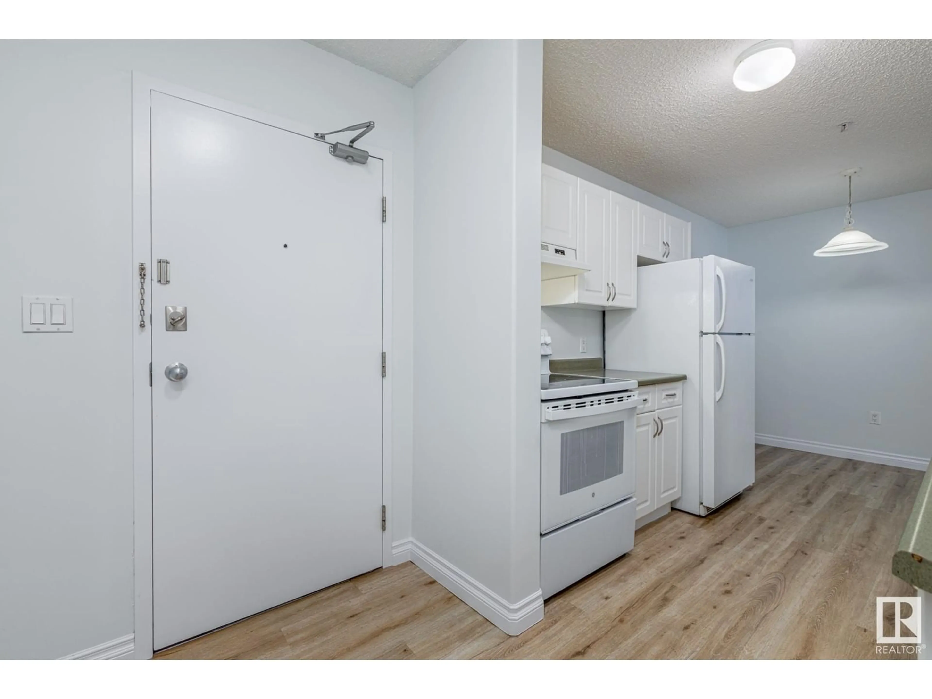 Standard kitchen, unknown for #303 - 11446 40 AV, Edmonton Alberta T6J0R5