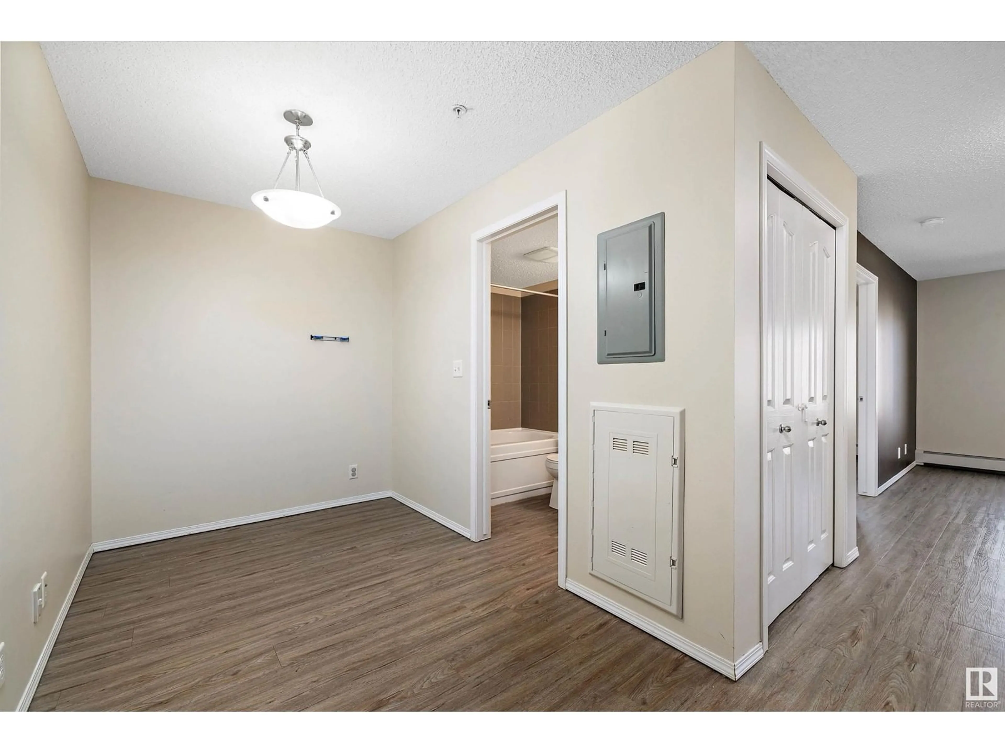 Indoor entryway for 315 - 11808 22 AV, Edmonton Alberta T6W2A2