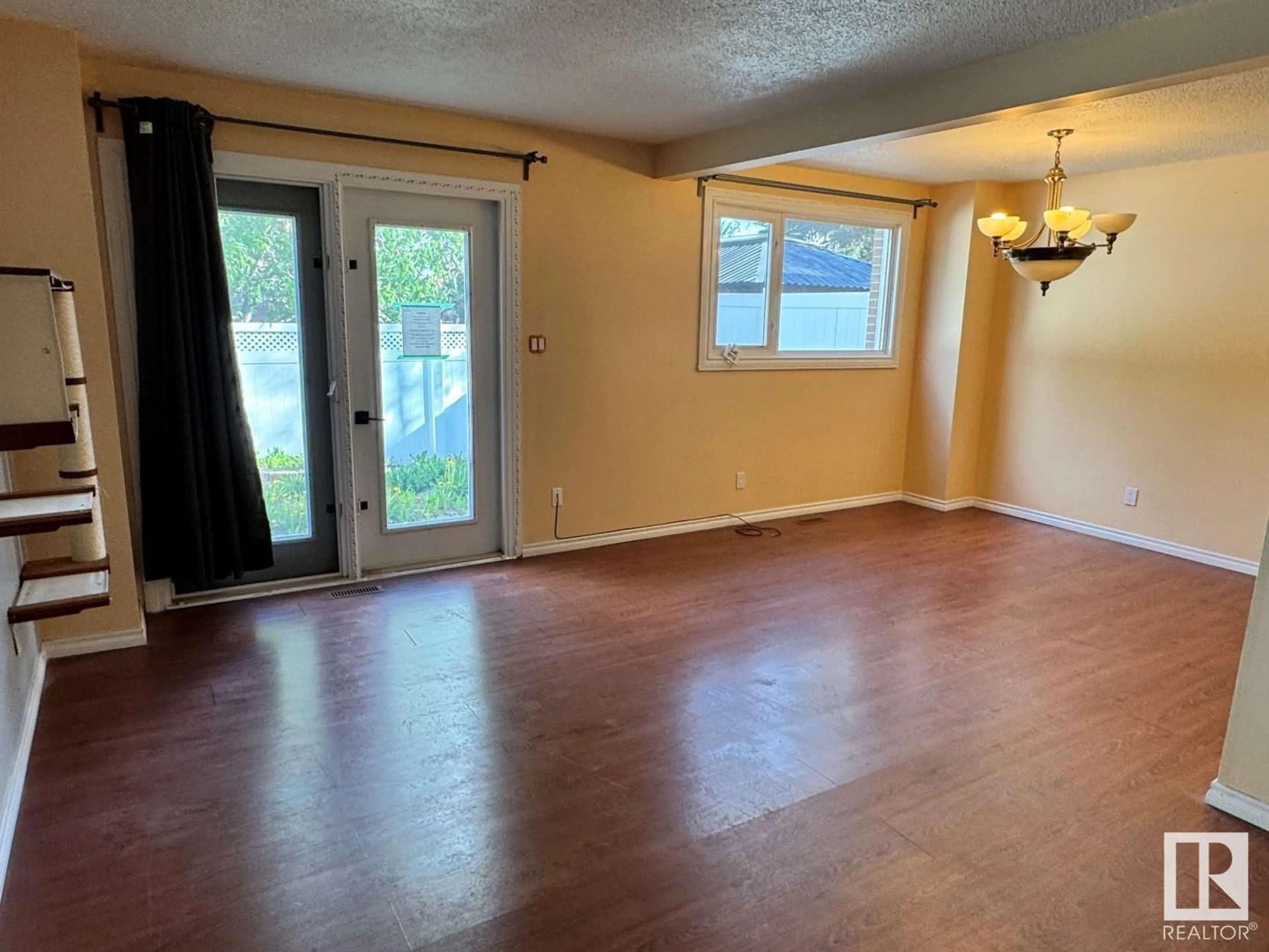 A pic of a room for NW - 13540 38 ST, Edmonton Alberta T5A2W7