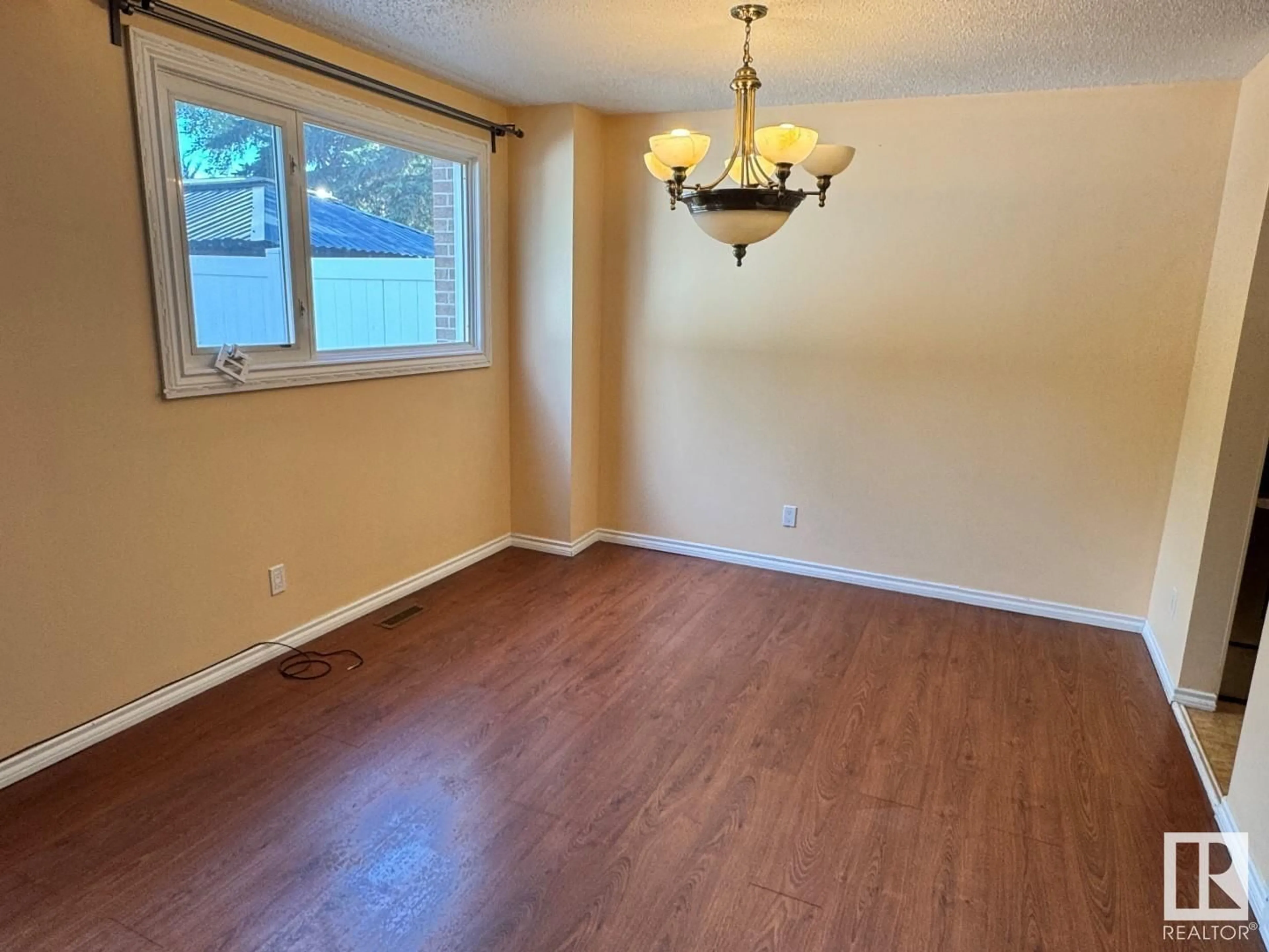 A pic of a room for NW - 13540 38 ST, Edmonton Alberta T5A2W7