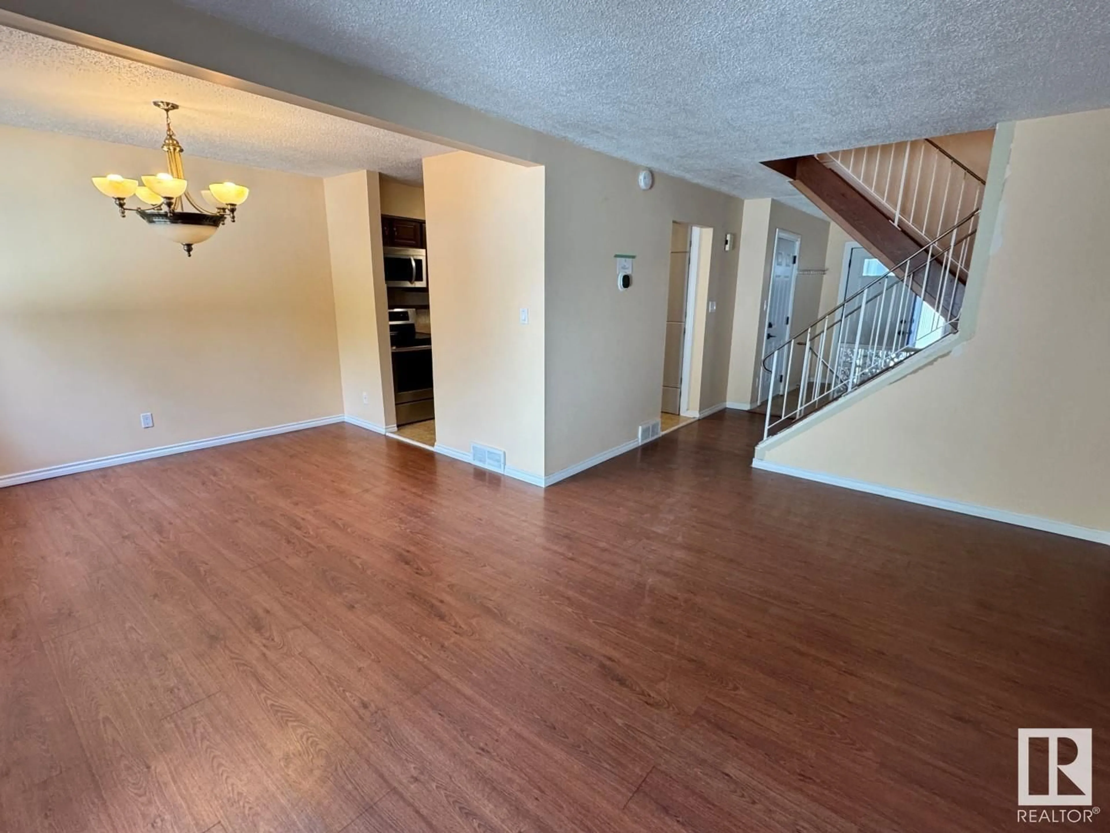 A pic of a room for NW - 13540 38 ST, Edmonton Alberta T5A2W7