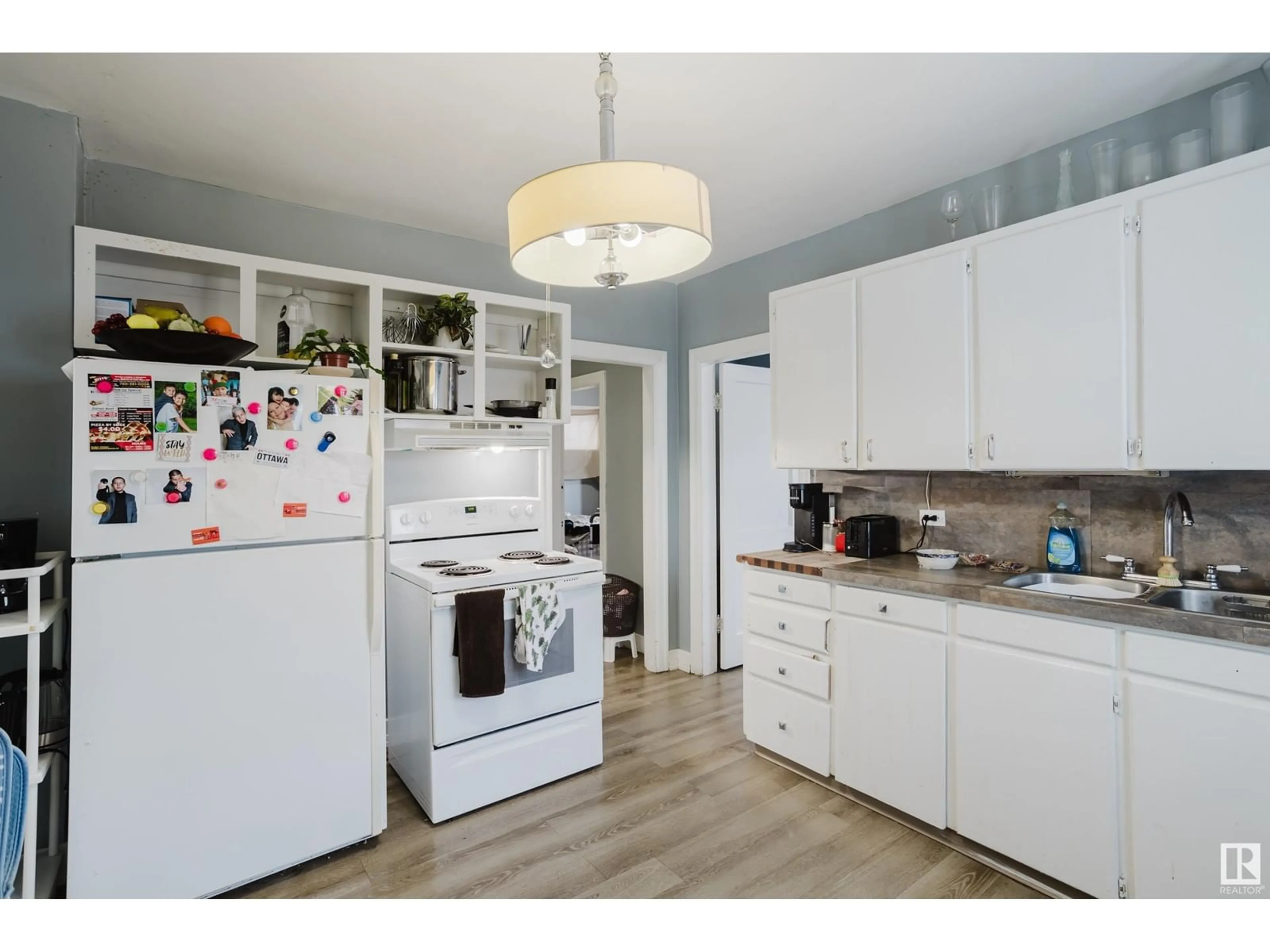 Standard kitchen, wood/laminate floor for 5304 51 AV, Wetaskiwin Alberta T9A0V6