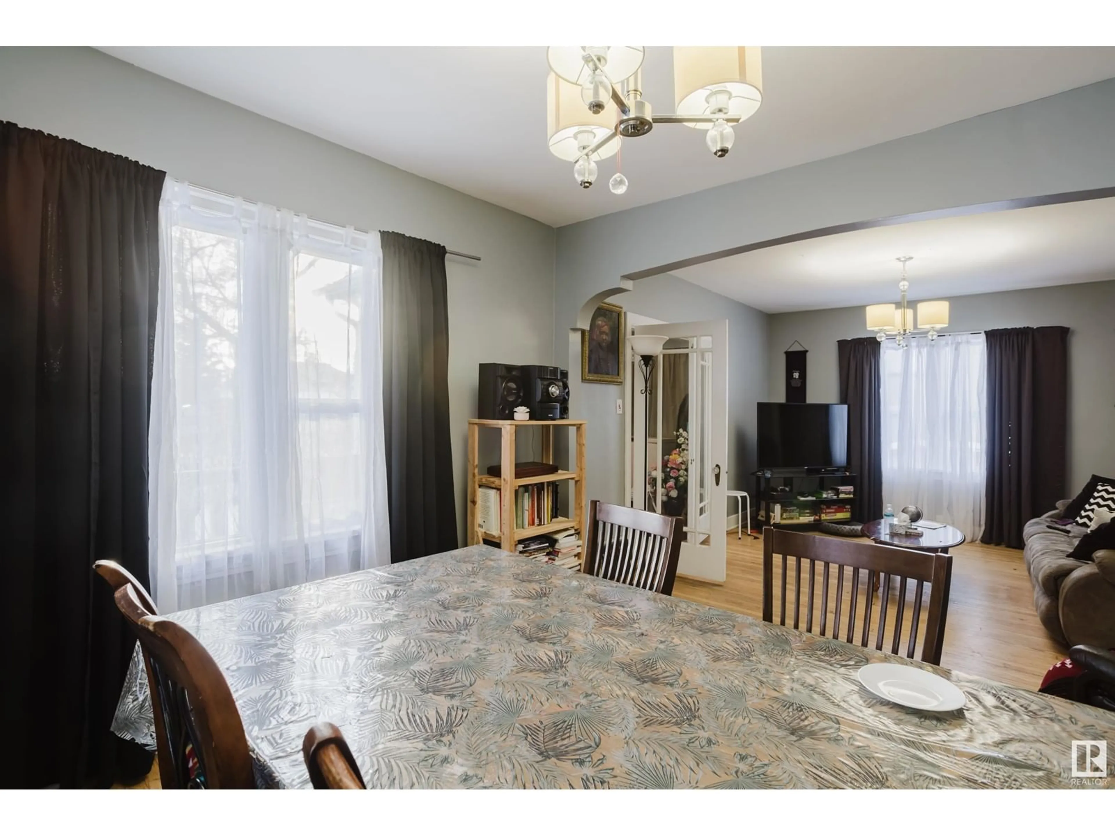 Dining room, unknown for 5304 51 AV, Wetaskiwin Alberta T9A0V6