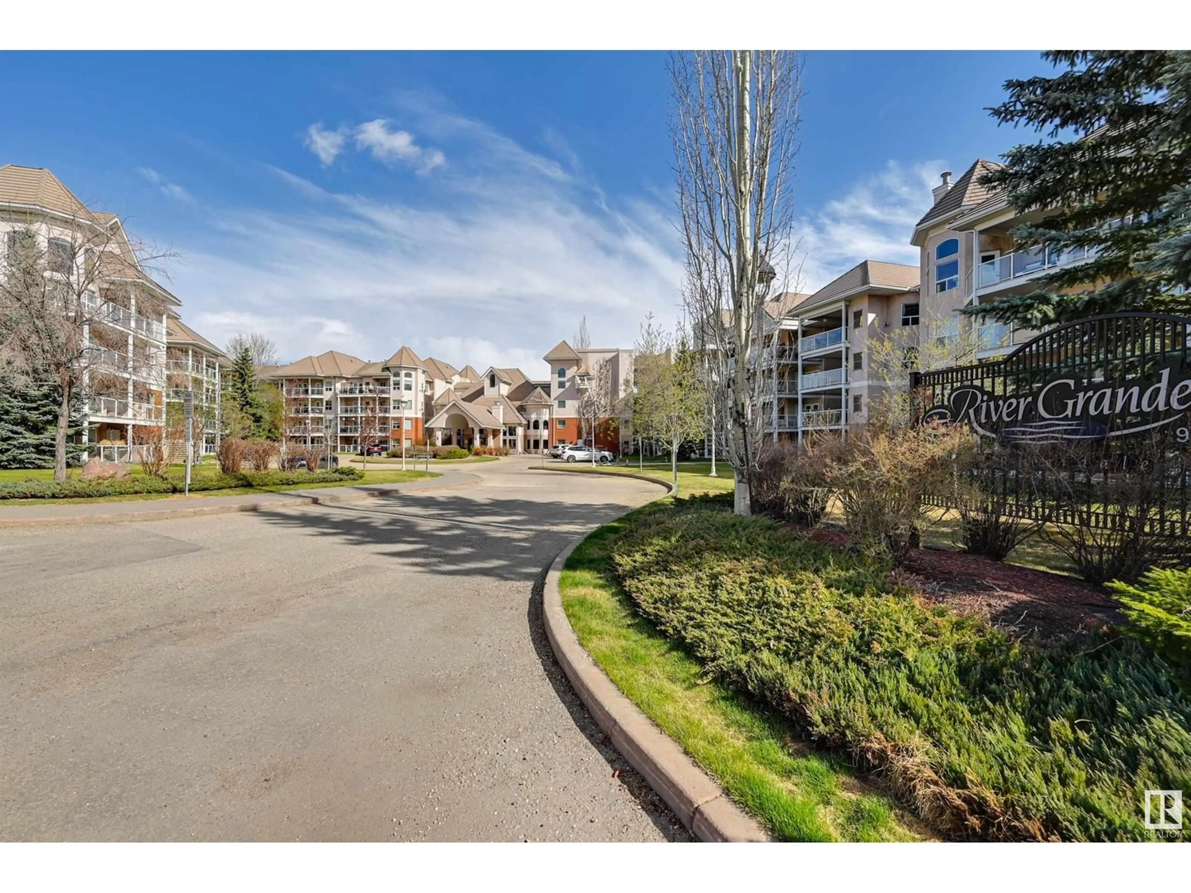 A pic from outside/outdoor area/front of a property/back of a property/a pic from drone, unknown for #223 - 9008 99 AV, Edmonton Alberta T5H4M6