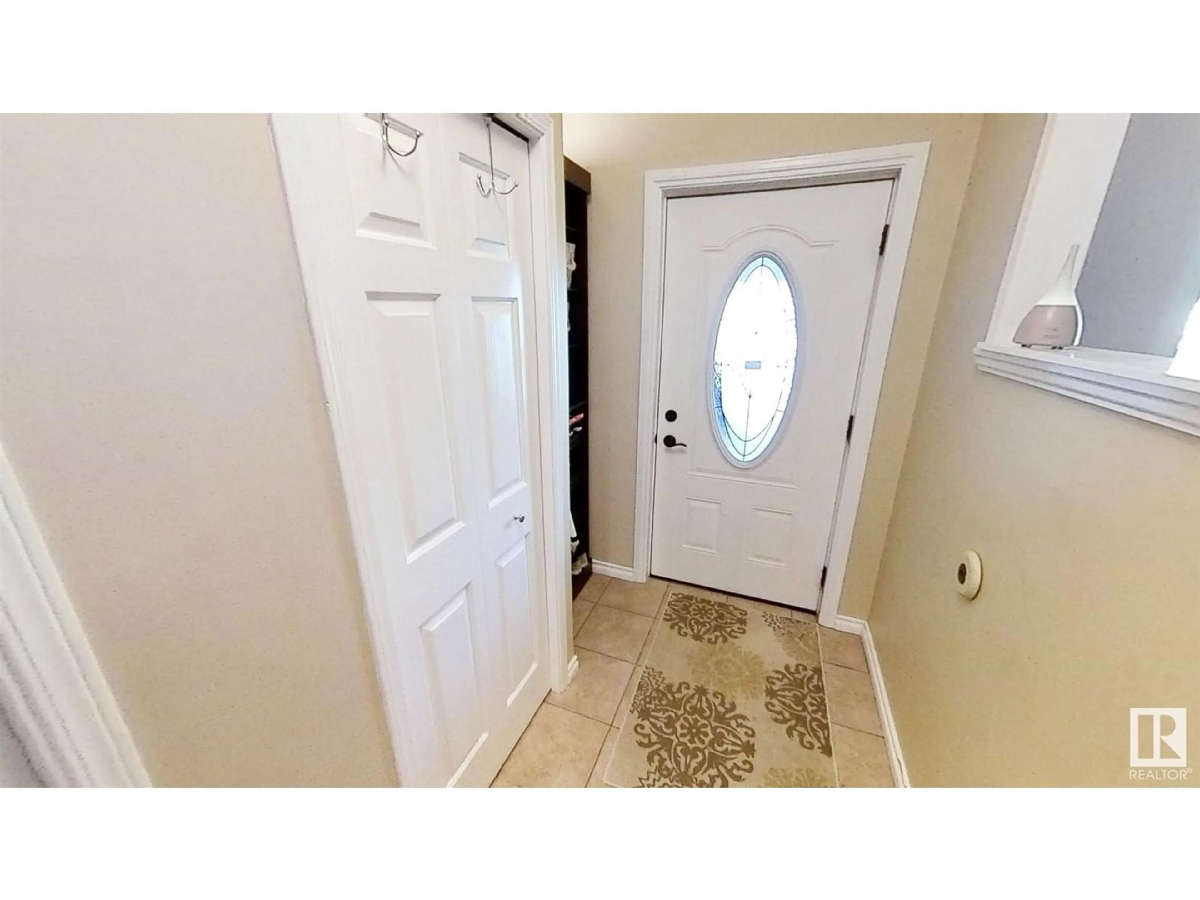 Indoor entryway for 4104 40 AV, Bonnyville Town Alberta T9N1T9