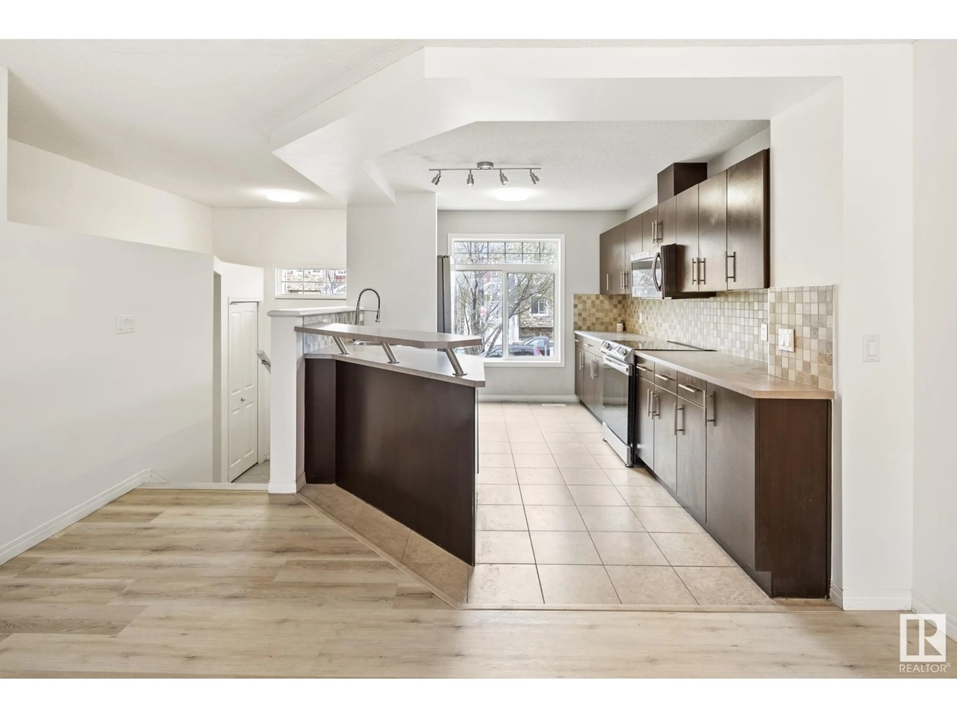 Open concept kitchen, ceramic/tile floor for #5 - 465 HEMINGWAY RD, Edmonton Alberta T6M0J7