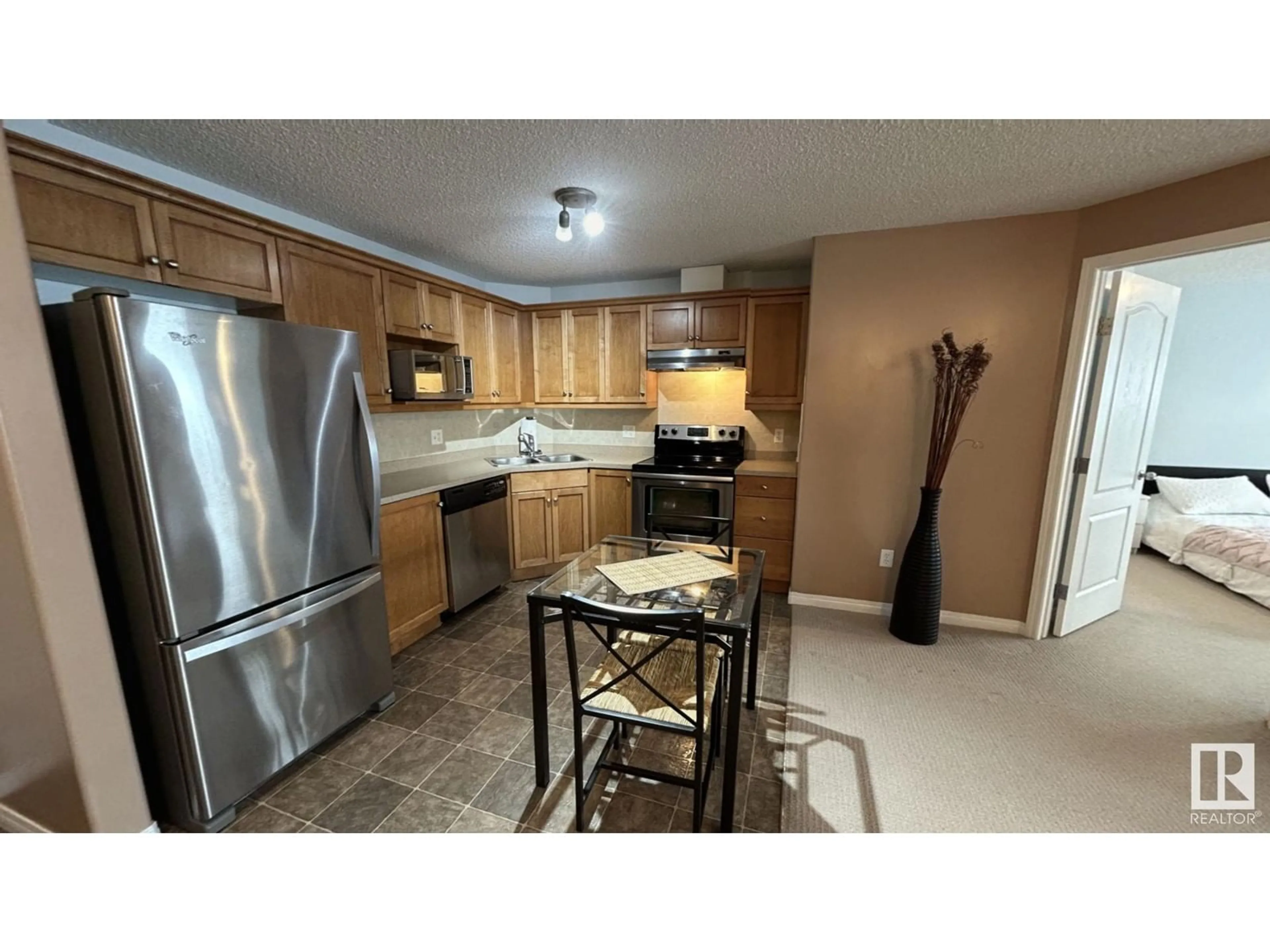 Standard kitchen, unknown for 338 - 1520 HAMMOND GATE, Edmonton Alberta T6M0J4