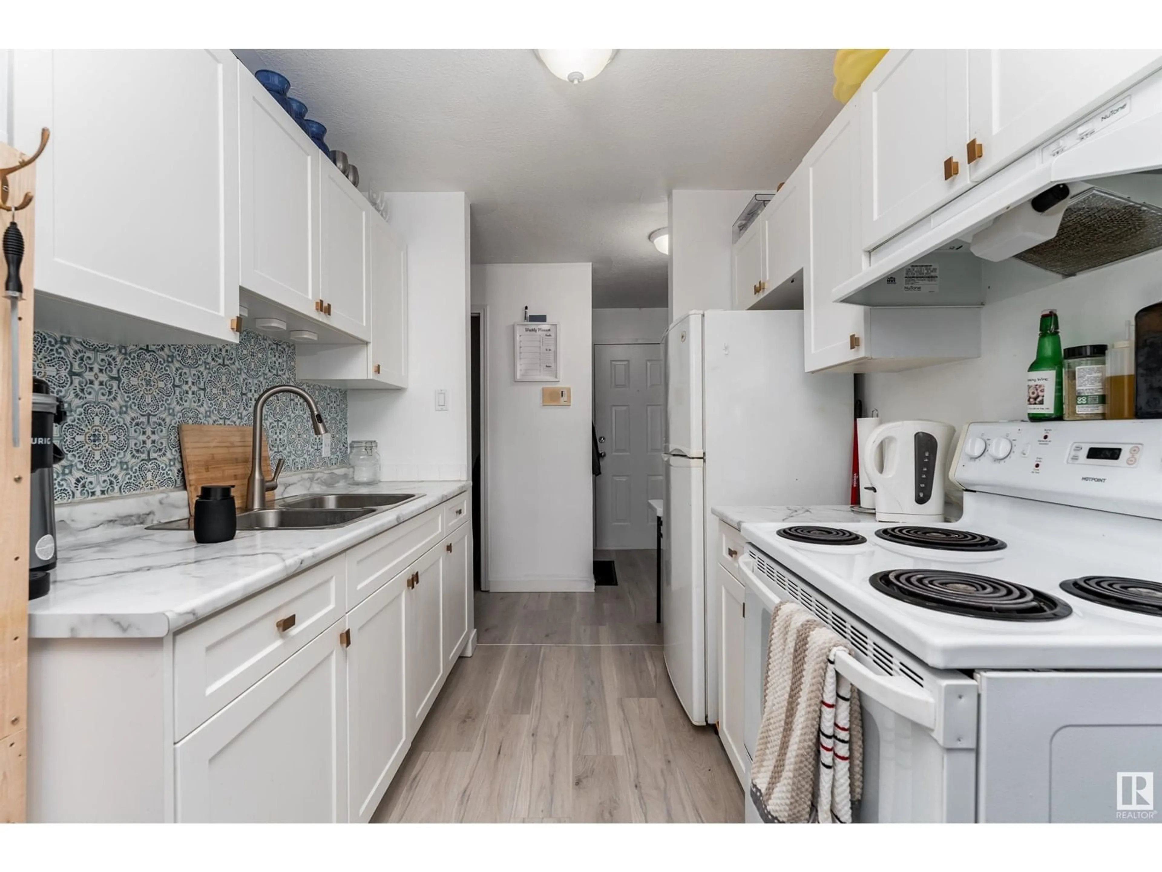Standard kitchen, unknown for #203 - 8930 149 ST, Edmonton Alberta T5R1B8