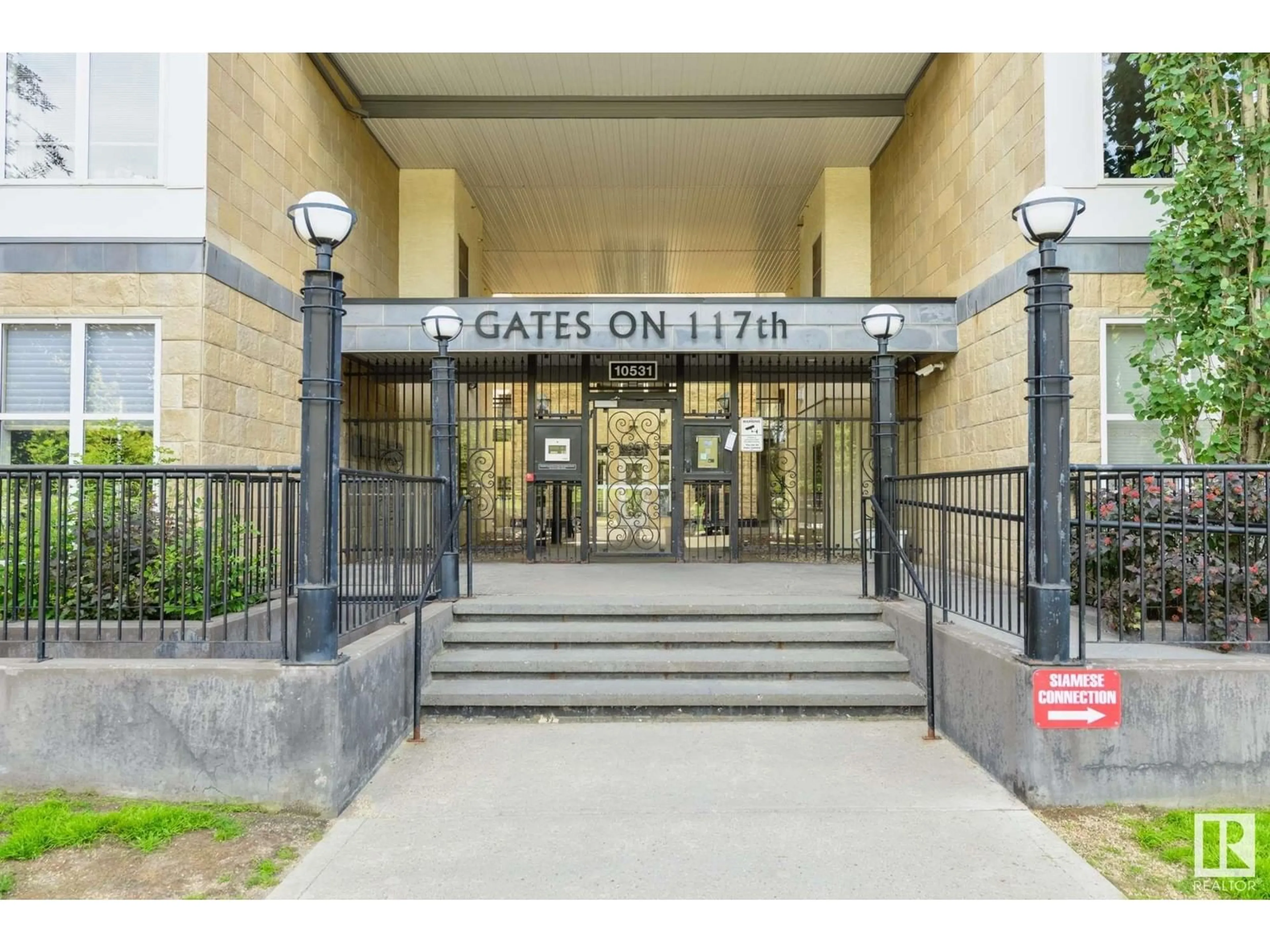 Indoor foyer for #307 - 10531 117 ST, Edmonton Alberta T5H0A8