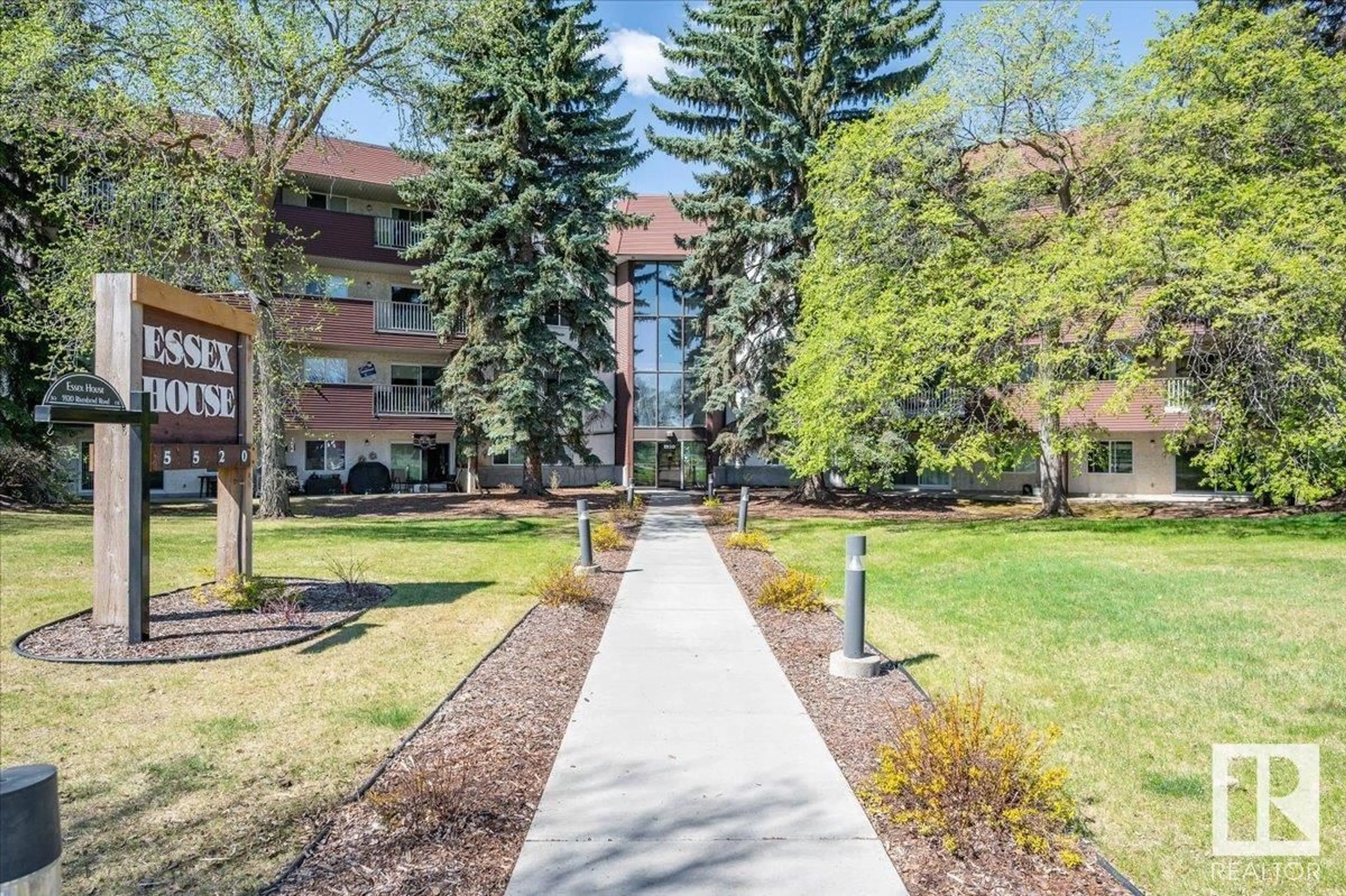 Patio, unknown for #211 - 5520 RIVERBEND RD, Edmonton Alberta T6H5G9