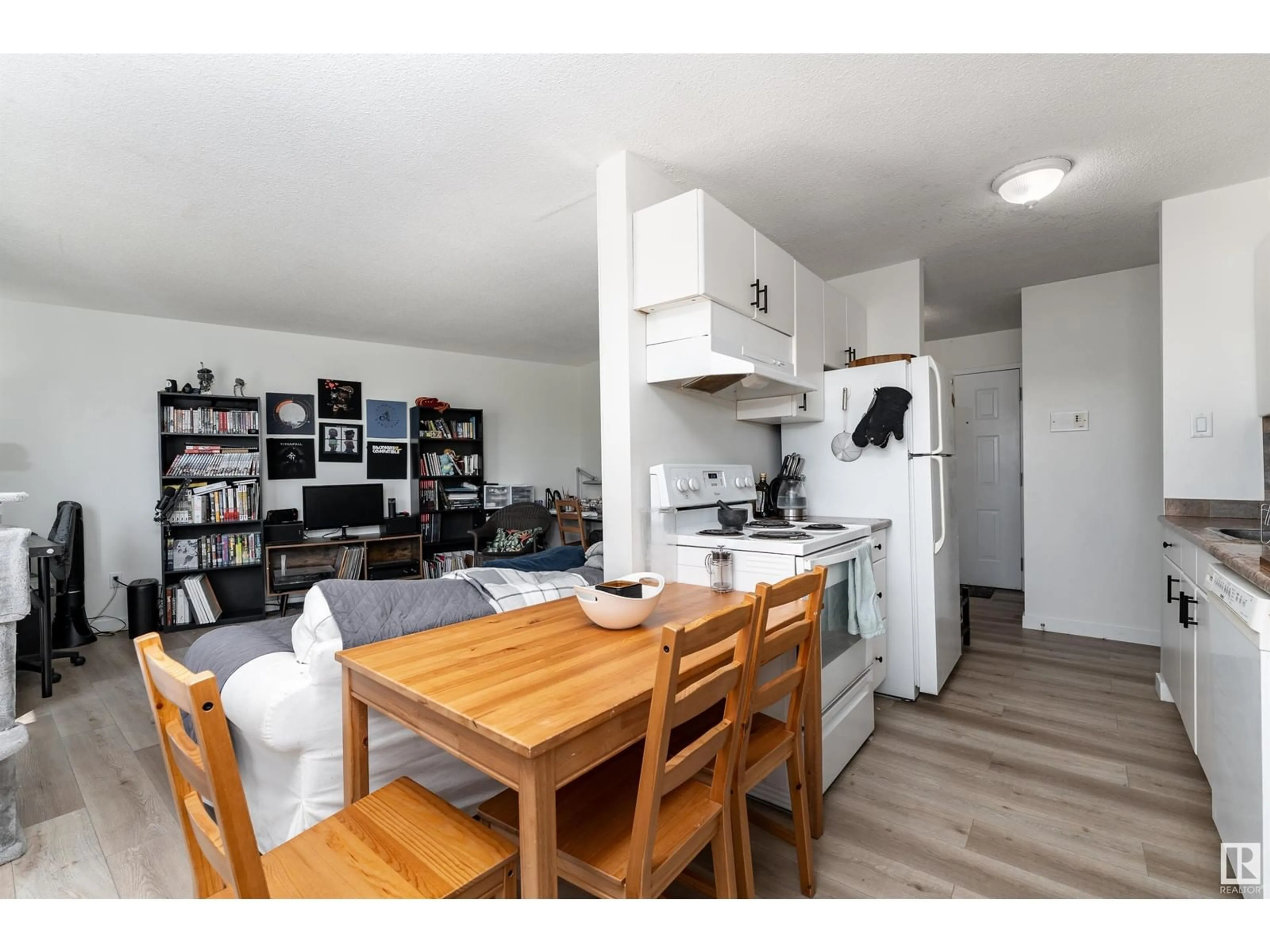 Unknown for #304 - 8930 149 ST, Edmonton Alberta T5R1B8