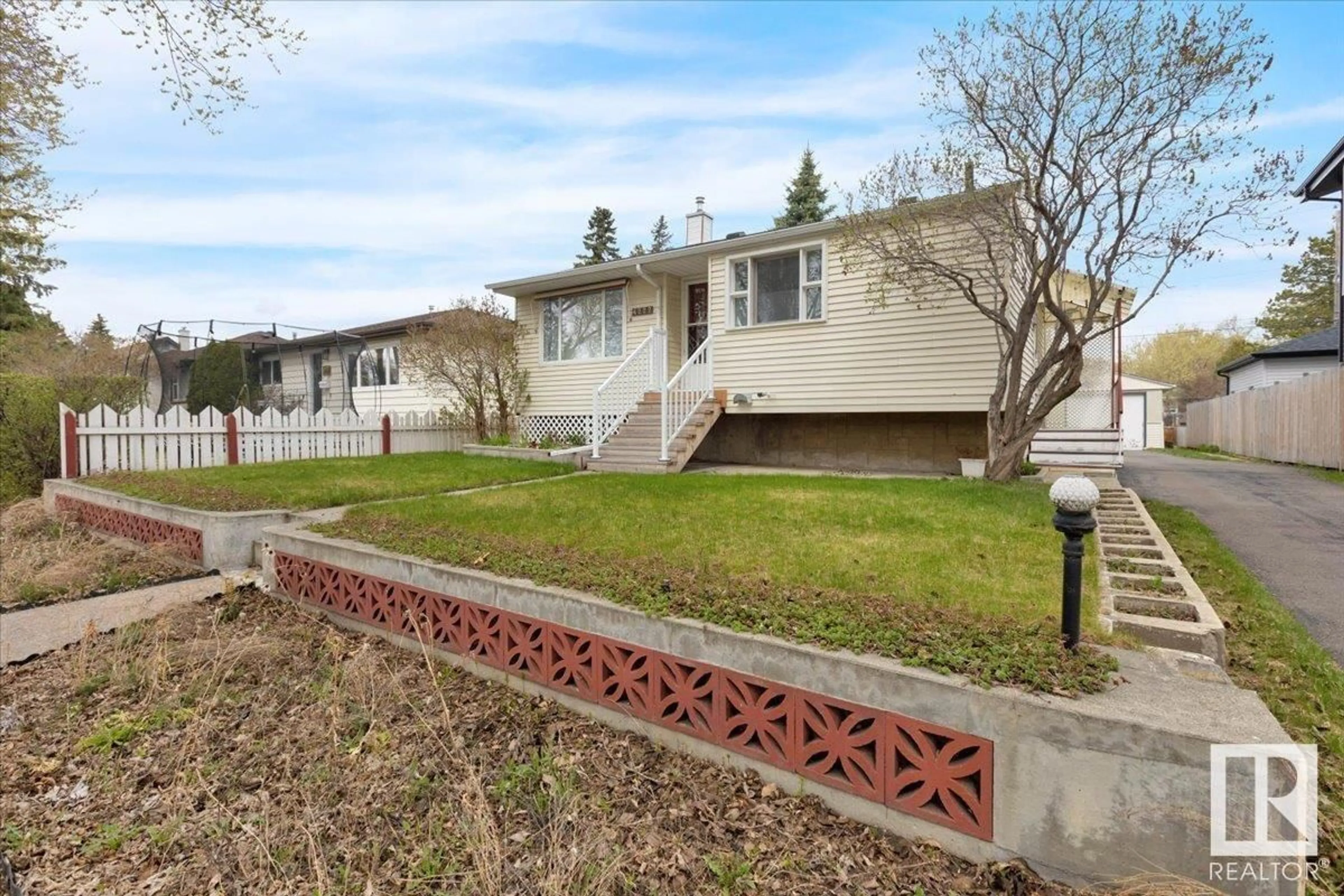 Unknown for 4222 113 AV, Edmonton Alberta T5W0R5