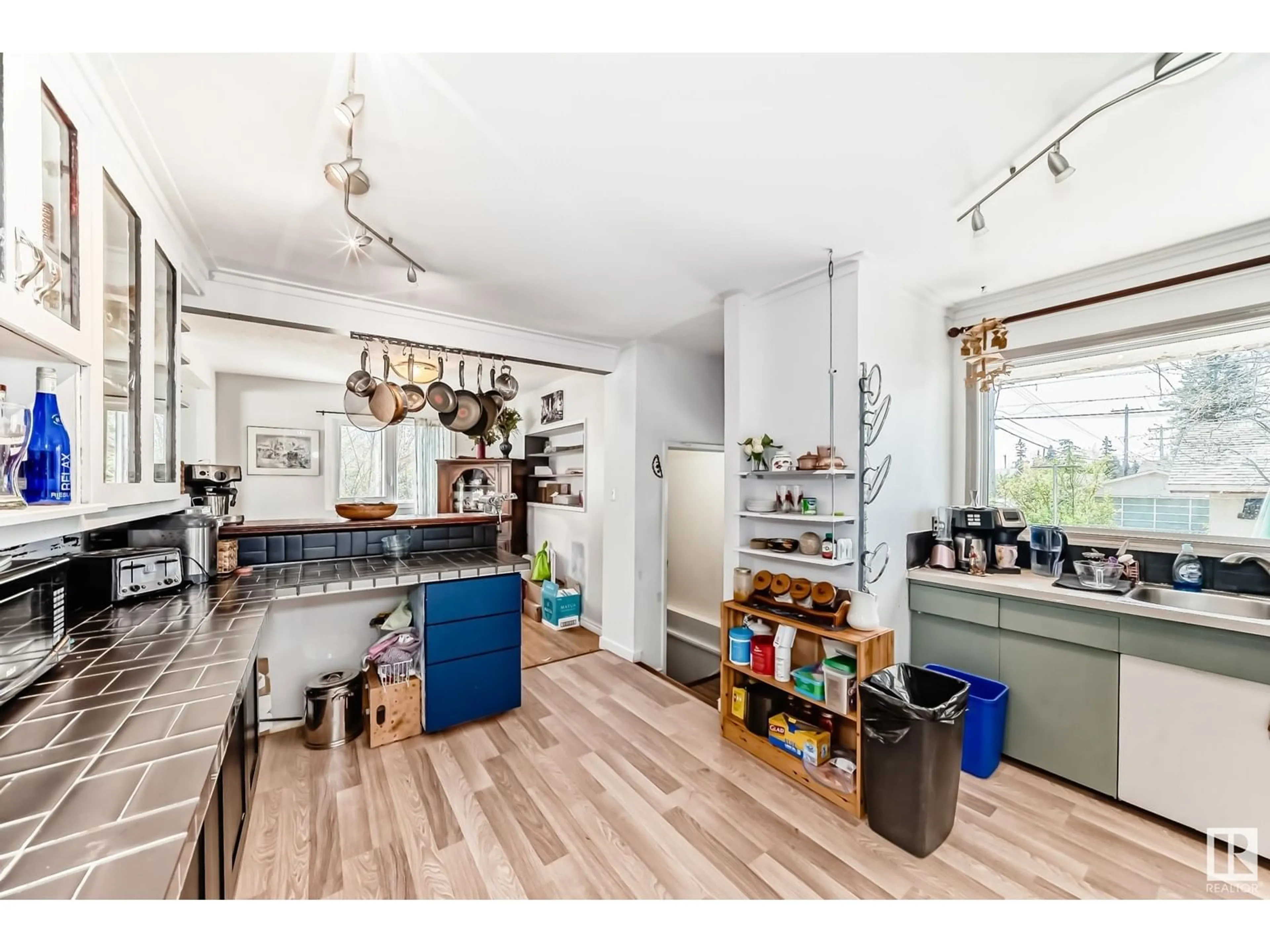 Open concept kitchen, unknown for 10555 53 AV, Edmonton Alberta T6H0R6