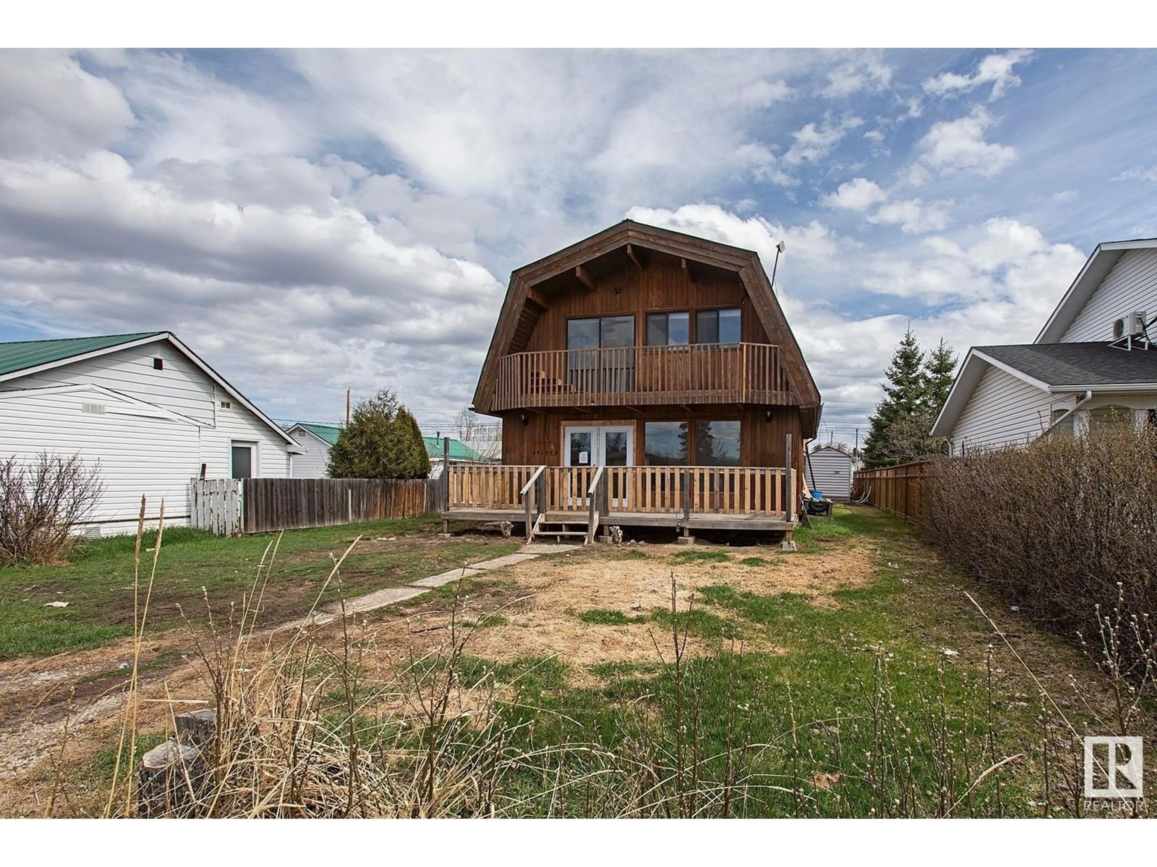 A pic from outside/outdoor area/front of a property/back of a property/a pic from drone, unknown for 4915 53 ST, Entwistle Alberta T0E0S0