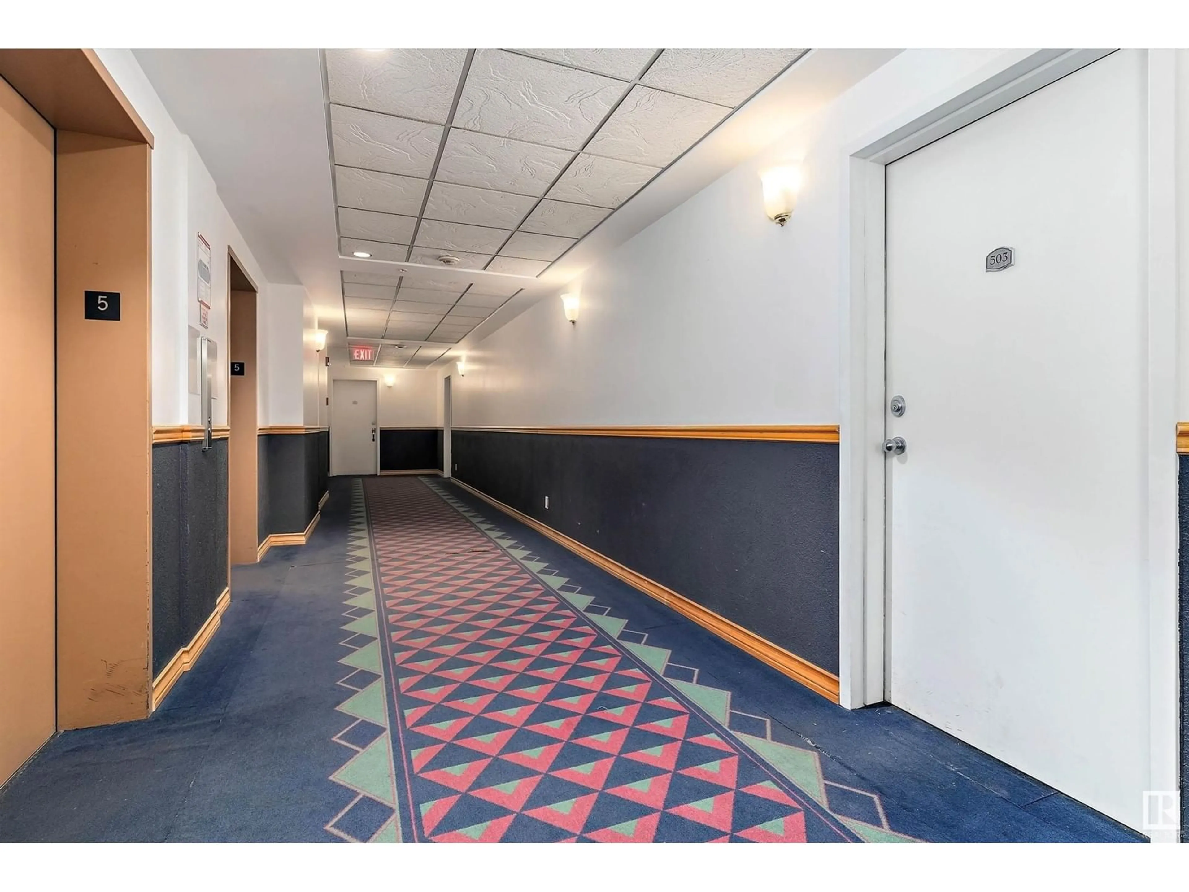 Indoor foyer for #503 - 10106 105 ST, Edmonton Alberta T5J5E7