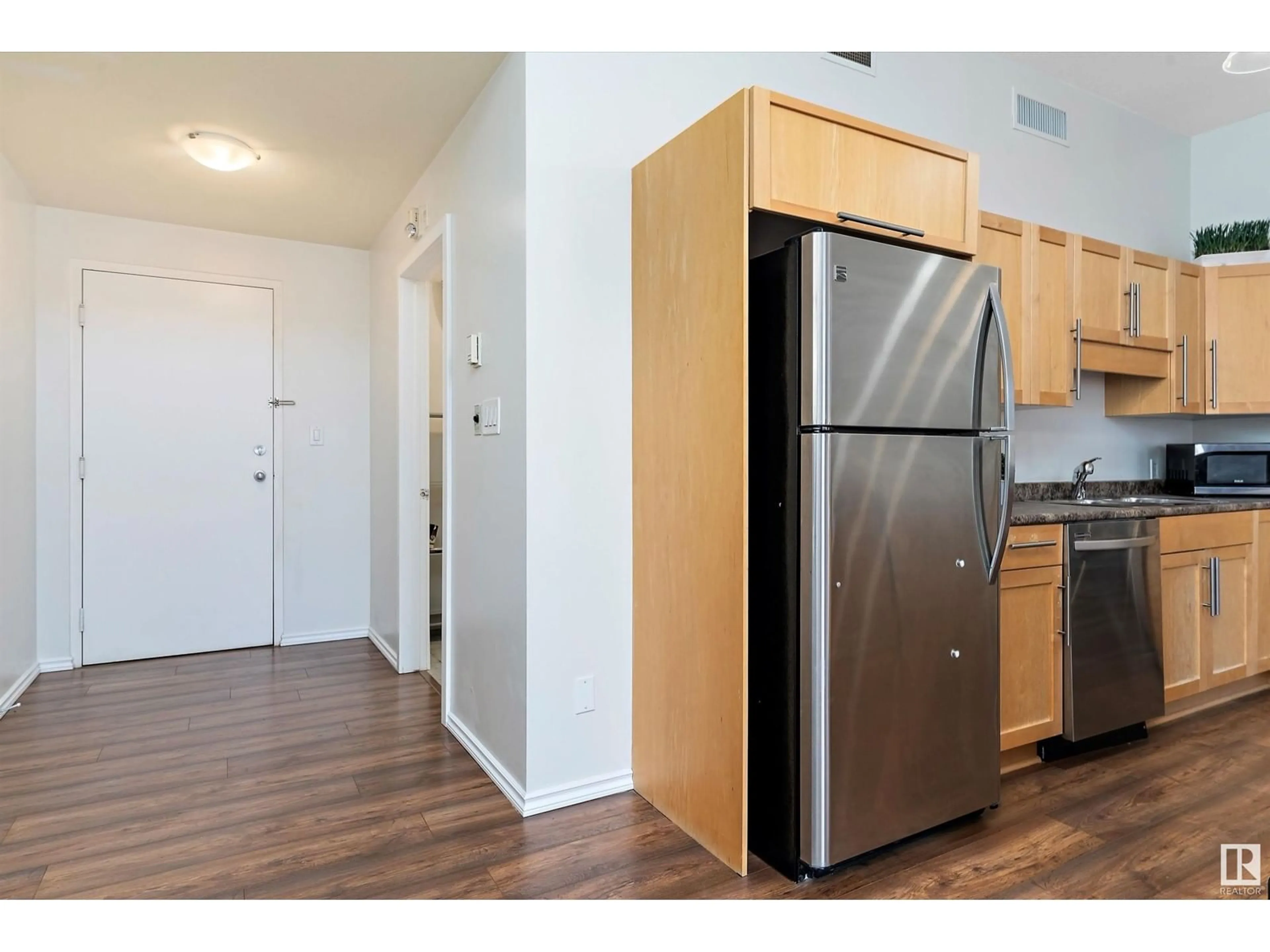 Standard kitchen, unknown for #503 - 10106 105 ST, Edmonton Alberta T5J5E7
