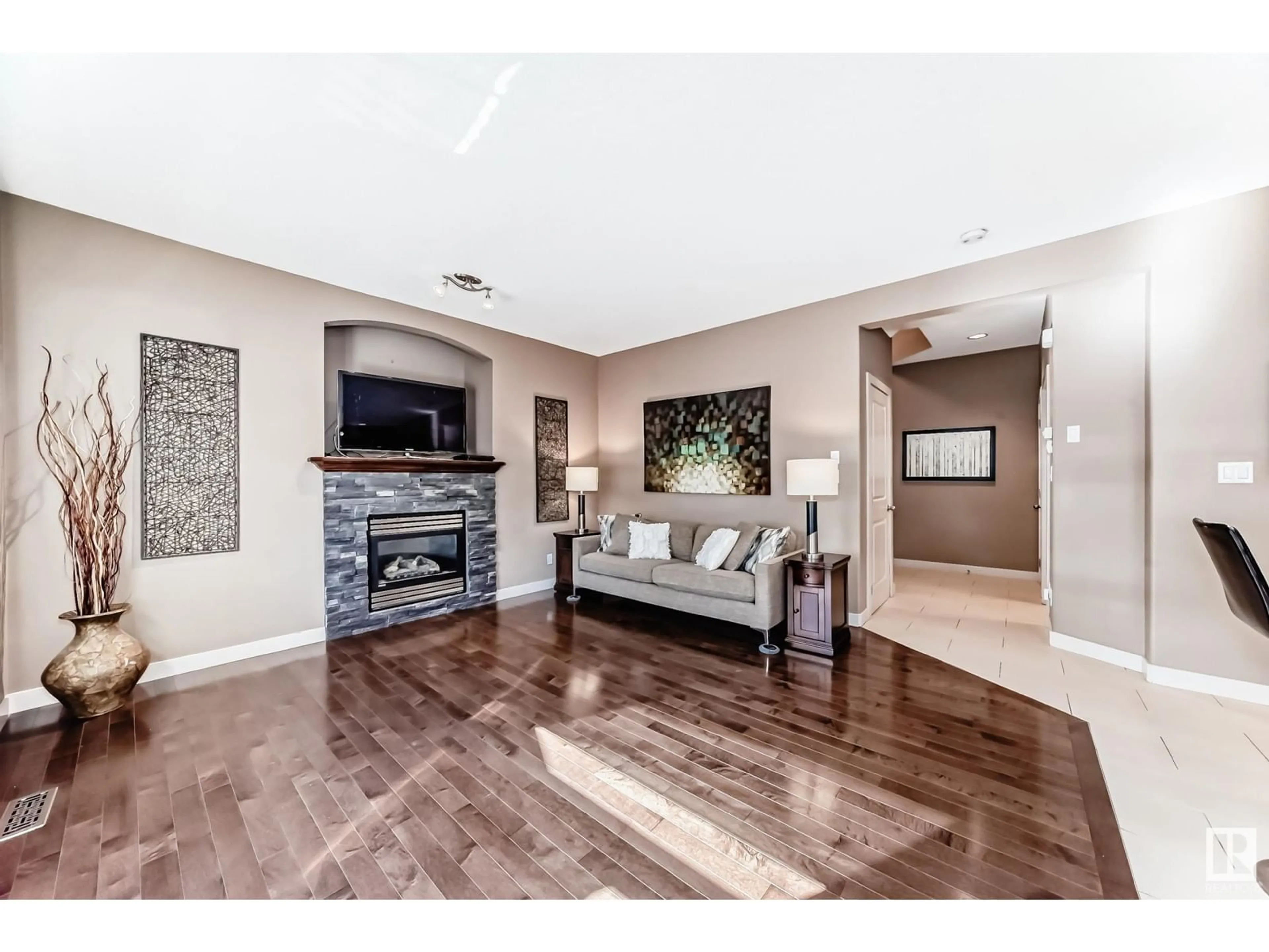 Unknown for 207 SECORD DR, Edmonton Alberta T5T4A7