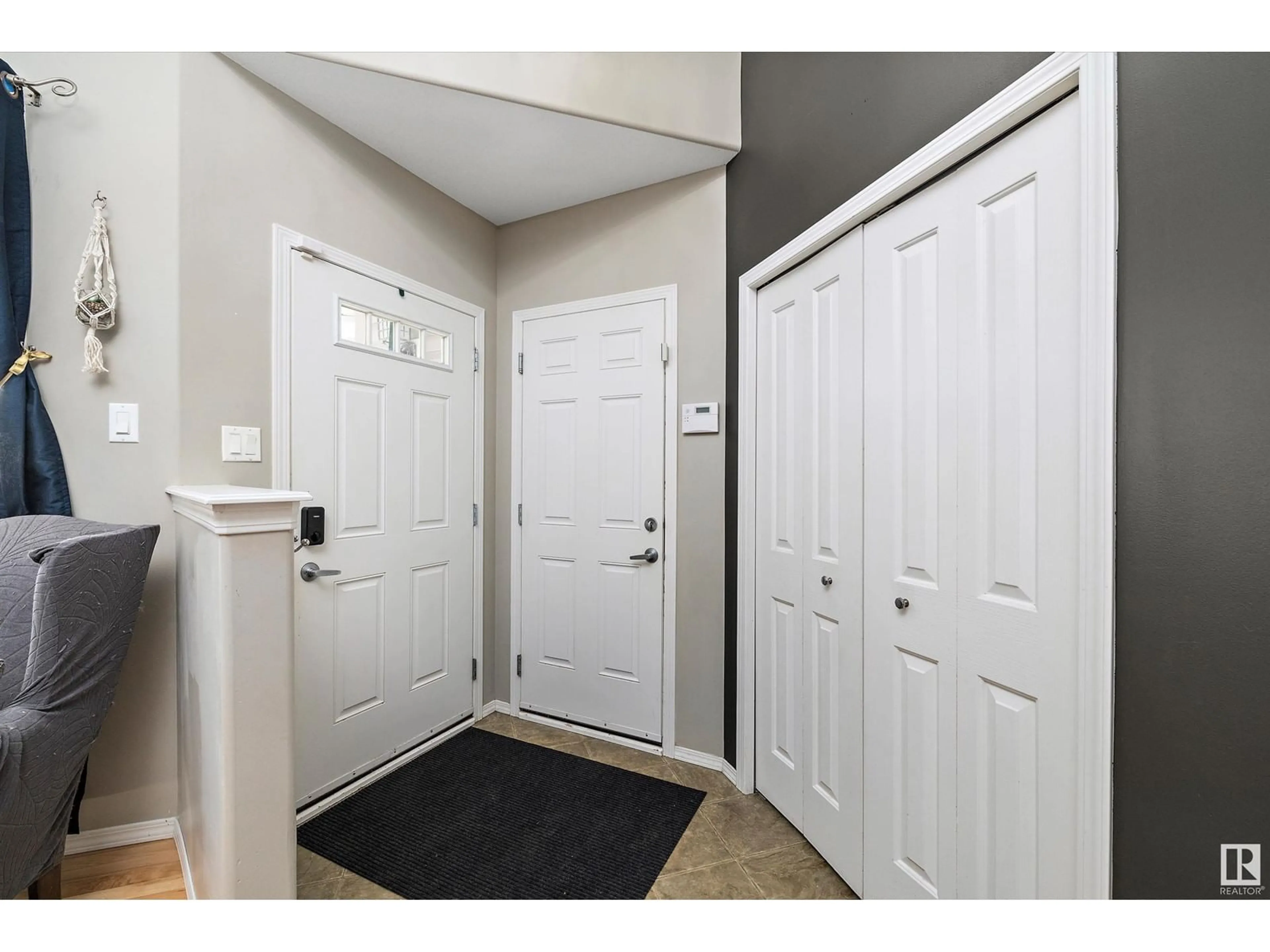Indoor entryway for 59 BONIN CR, Beaumont Alberta T4X1R9
