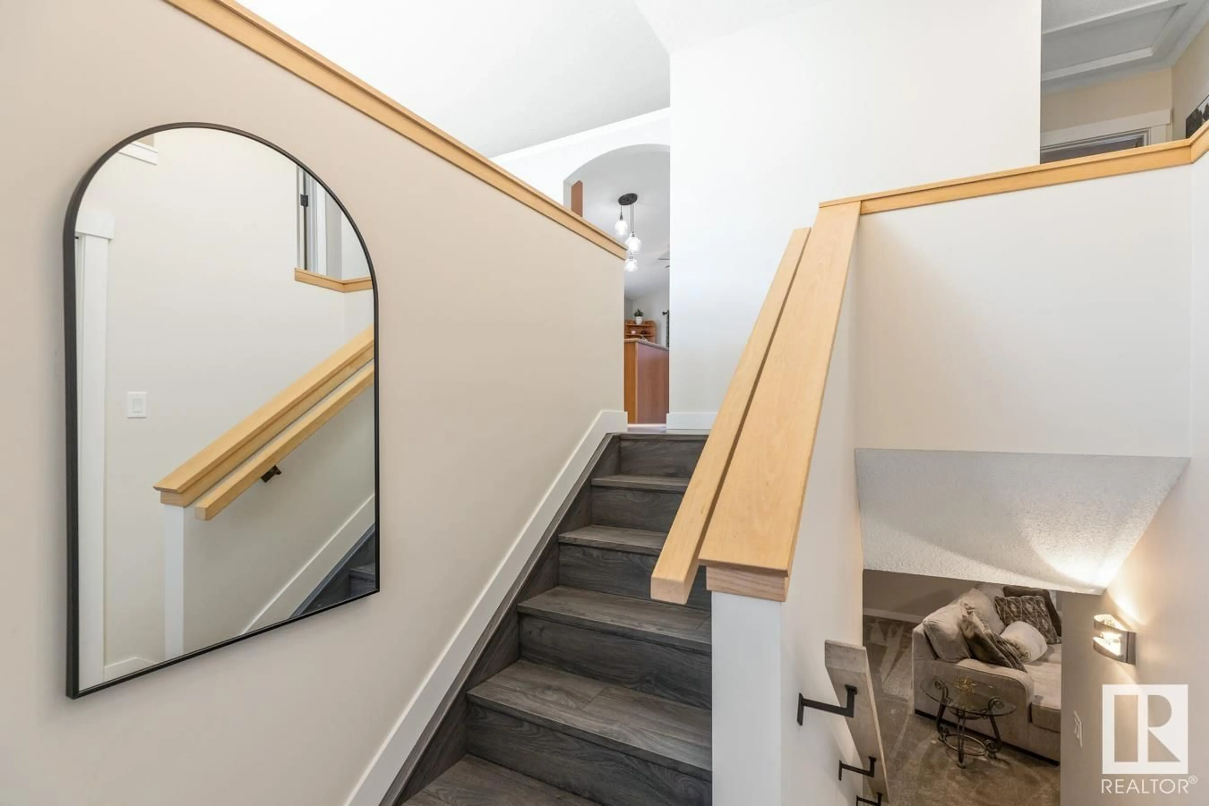 Stairs for 144 FOXHAVEN PL, Sherwood Park Alberta T8A5Y3