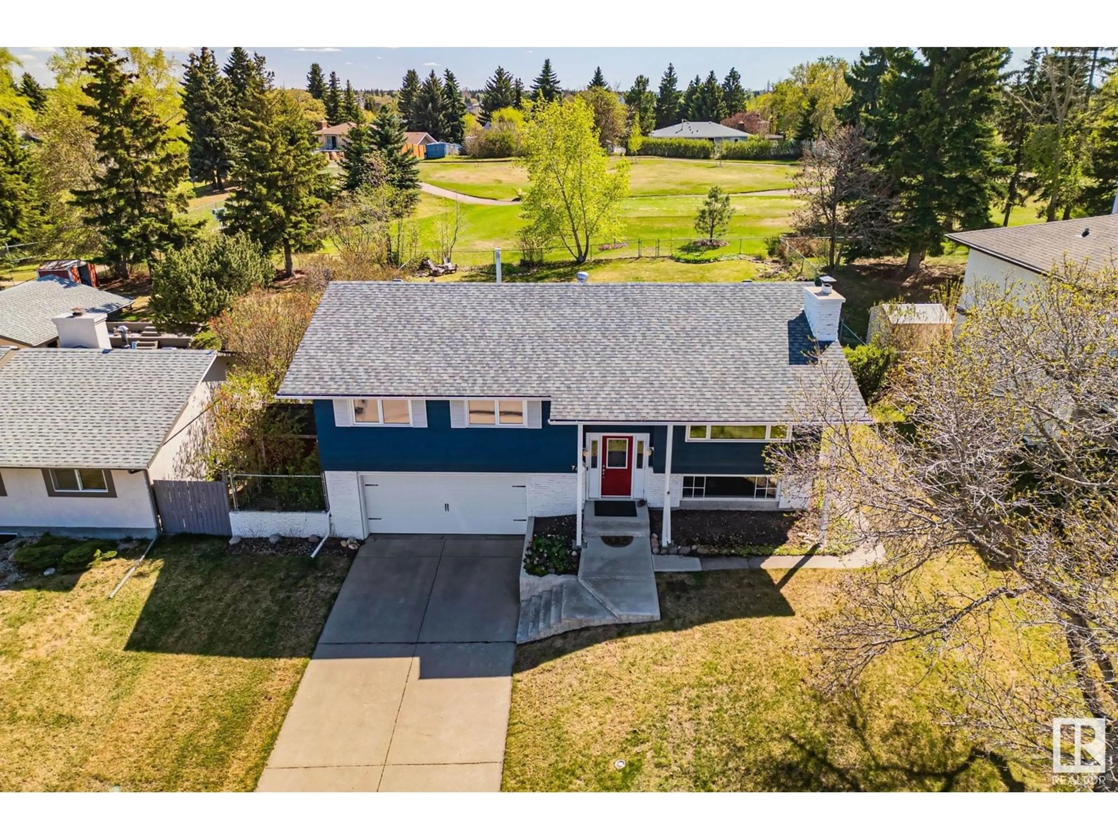 A pic from outside/outdoor area/front of a property/back of a property/a pic from drone, street for 78 MANOR DR, Sherwood Park Alberta T8A2J1