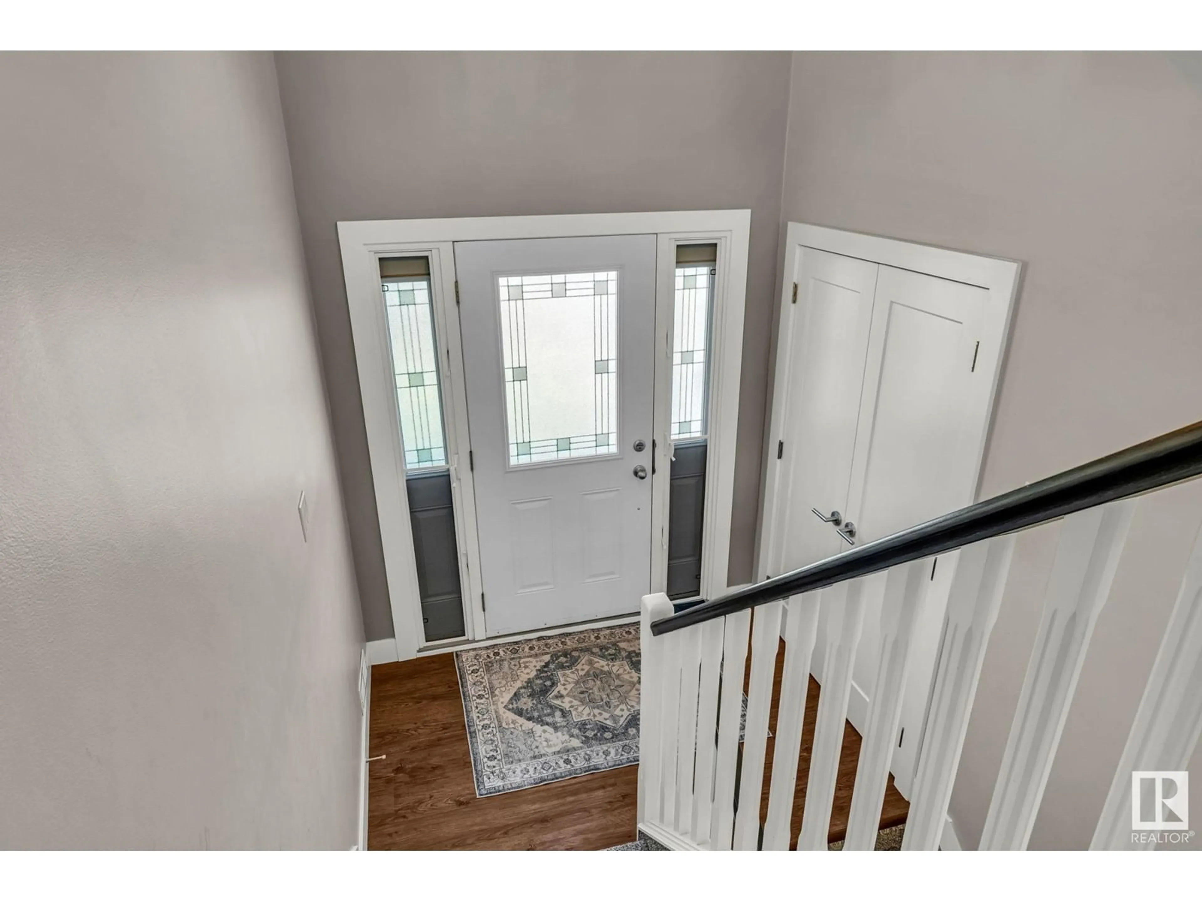 Indoor entryway for 78 MANOR DR, Sherwood Park Alberta T8A2J1