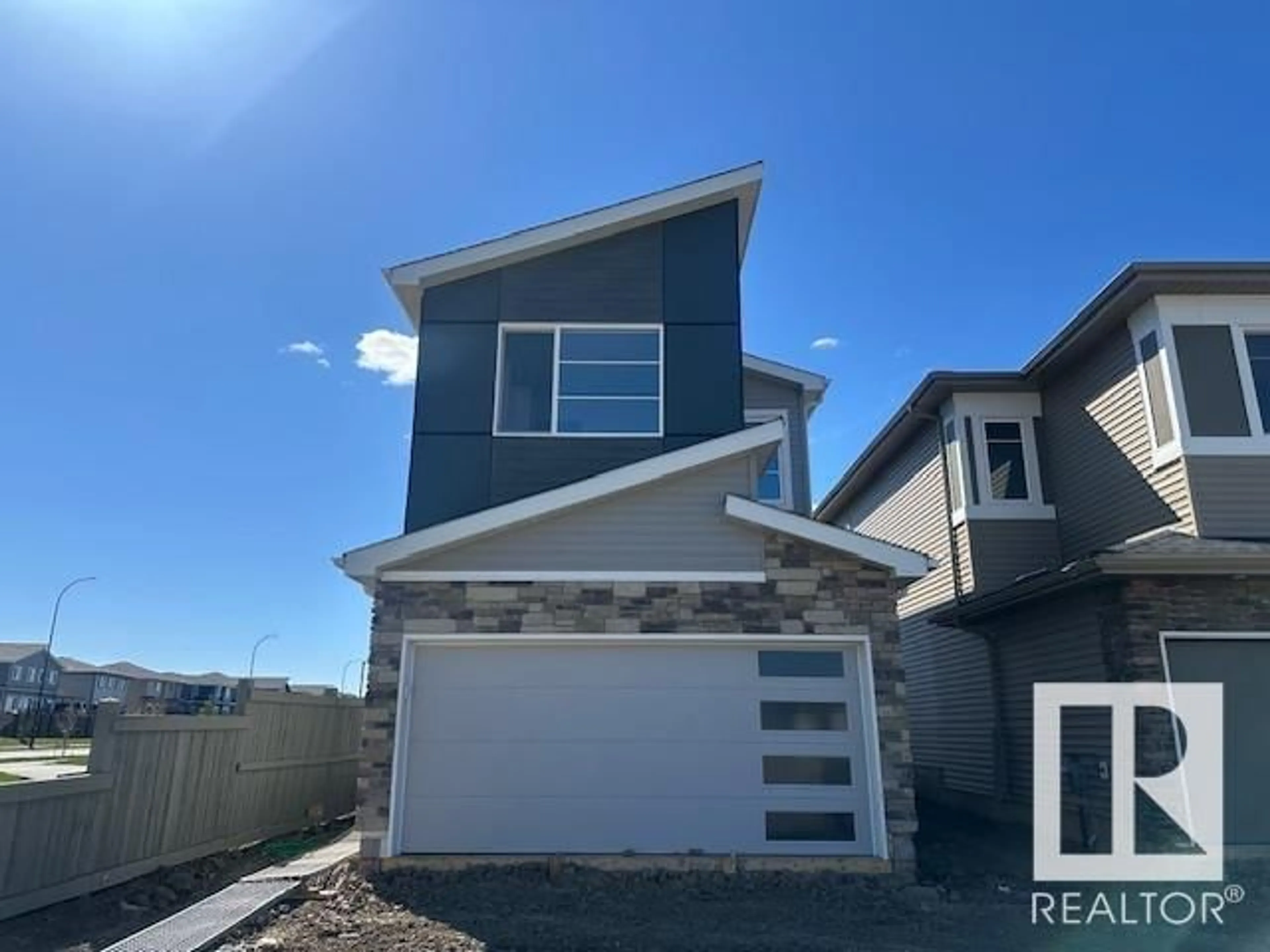 Home with vinyl exterior material, water/lake/river/ocean view for 3 GAMBEL LO, Spruce Grove Alberta T7X0C9
