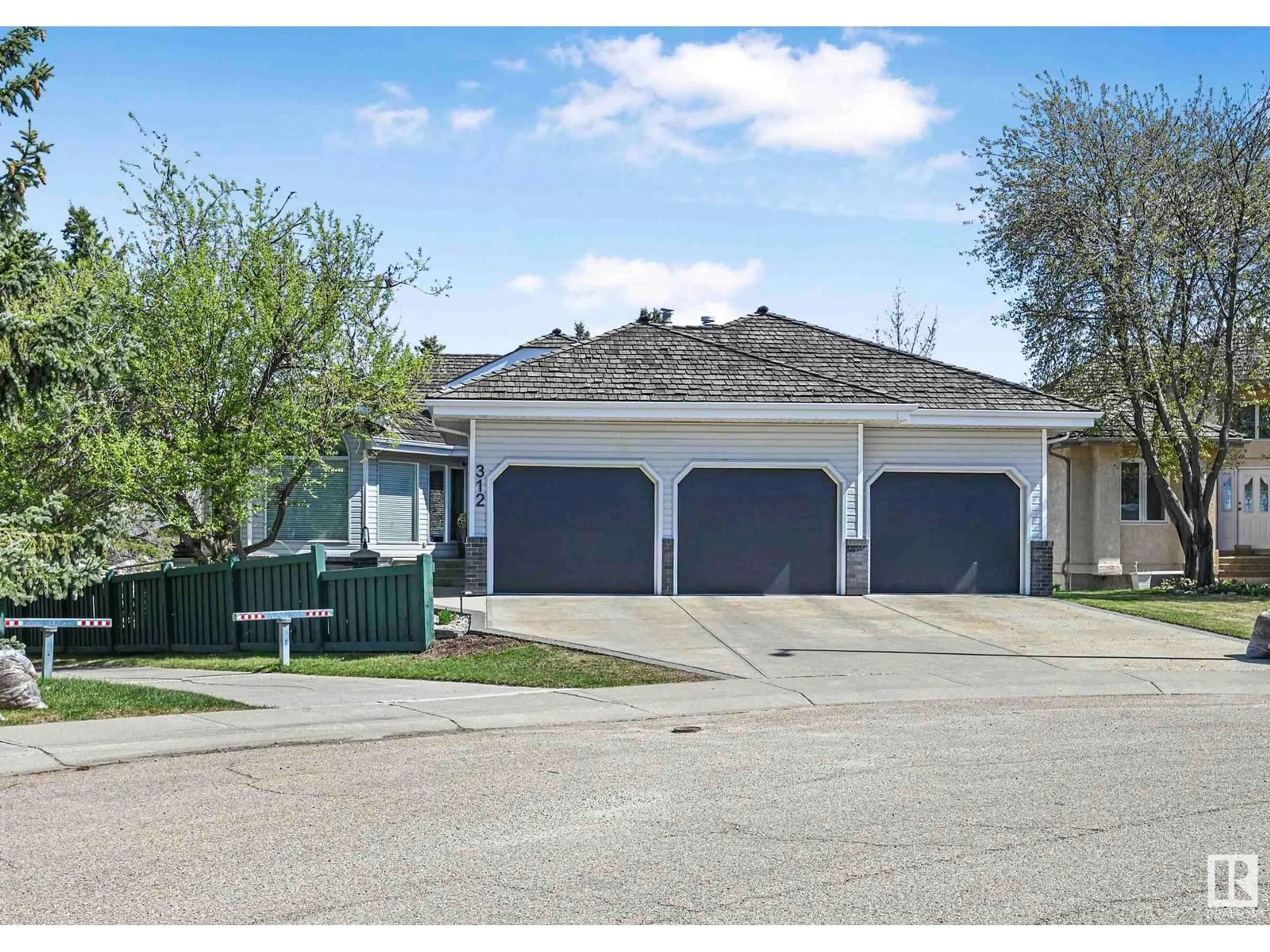 Unknown for 312 FERRIS WY, Edmonton Alberta T6R2E4