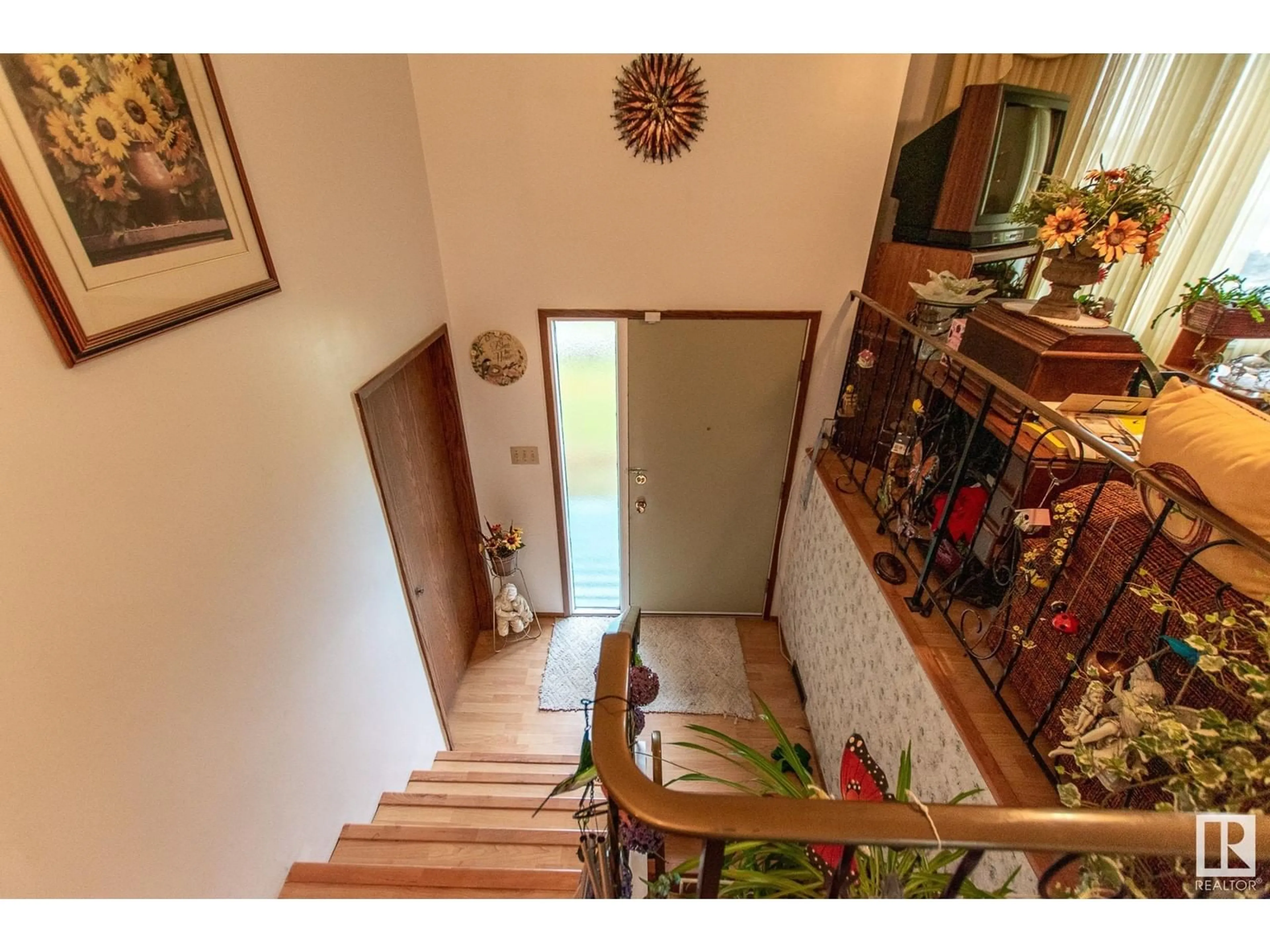 Indoor foyer for 5012 53 AV, Bonnyville Town Alberta T9N2E3