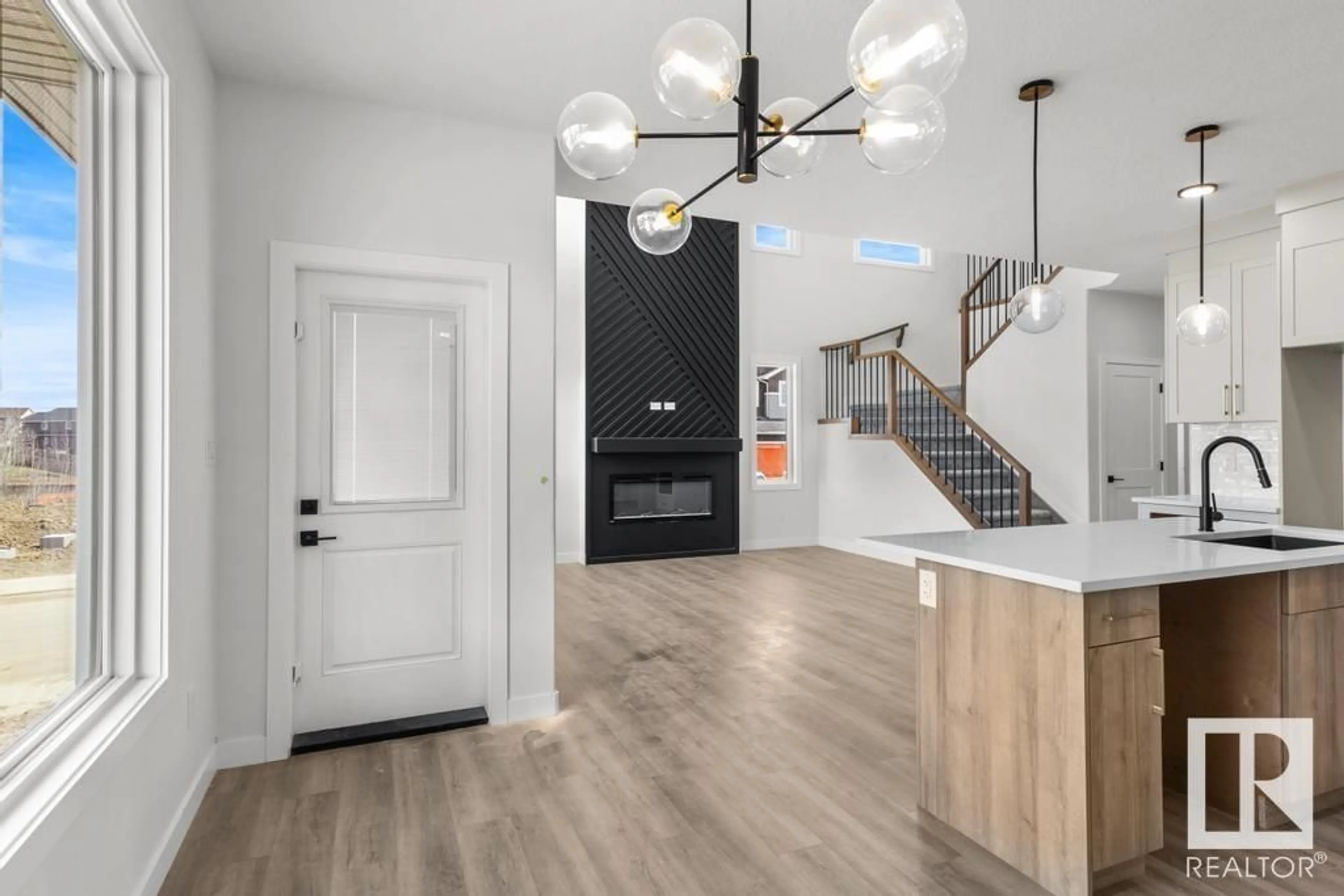 Indoor entryway for 3176 MAGPIE WAY, Edmonton Alberta T5S0V6
