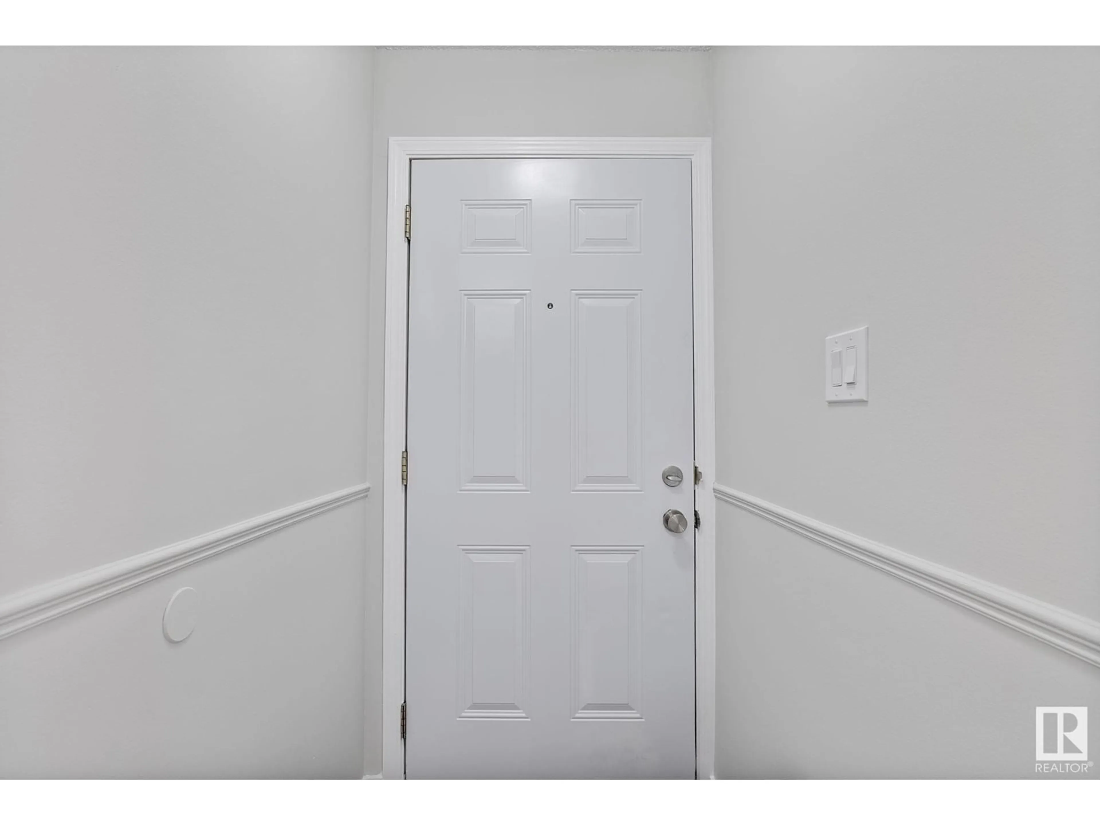 Indoor entryway for 246 LANCASTER TC, Edmonton Alberta T5X5T2