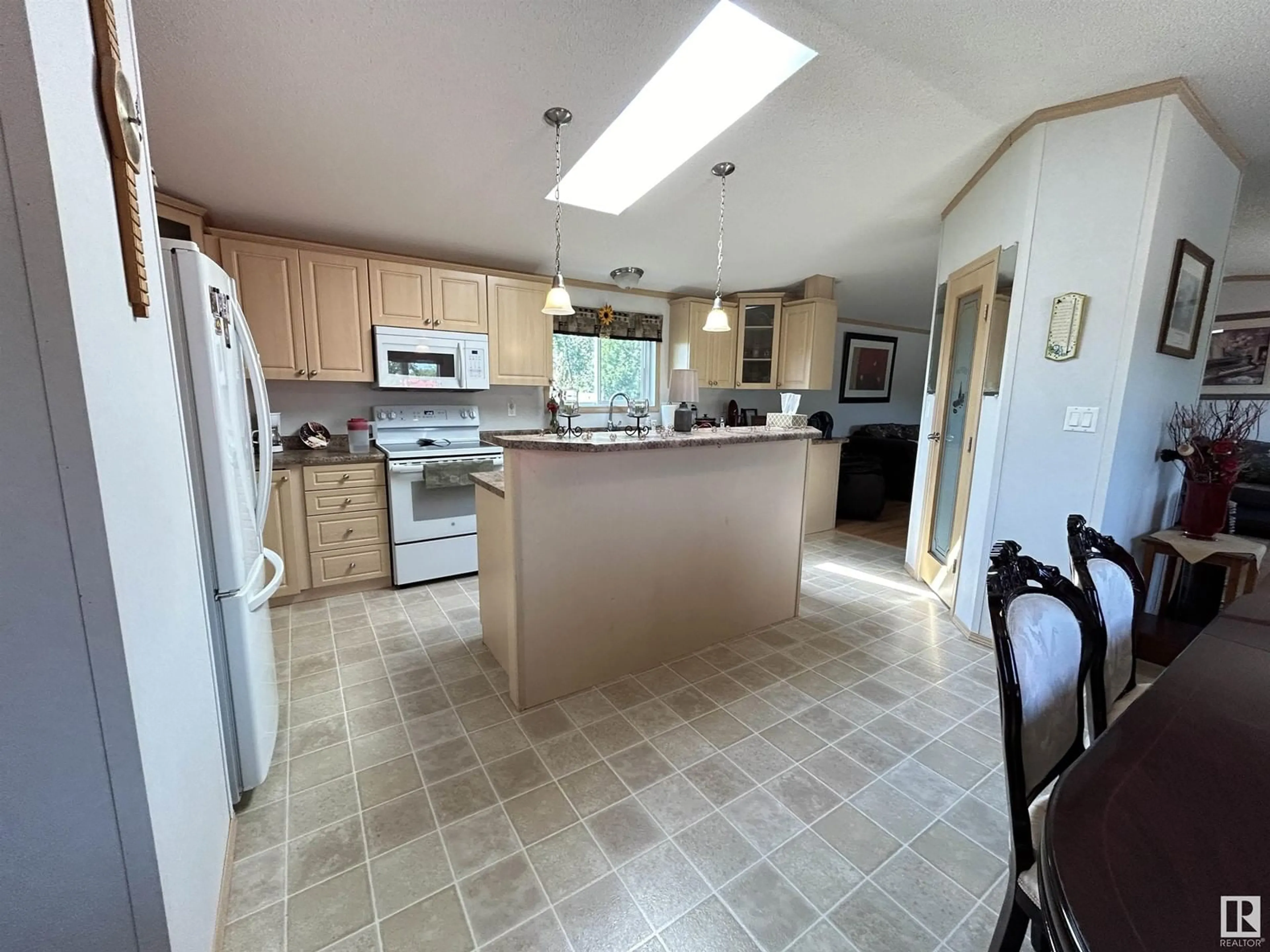Open concept kitchen, unknown for 58524 RR 241, Rural Westlock County Alberta T0G2J0