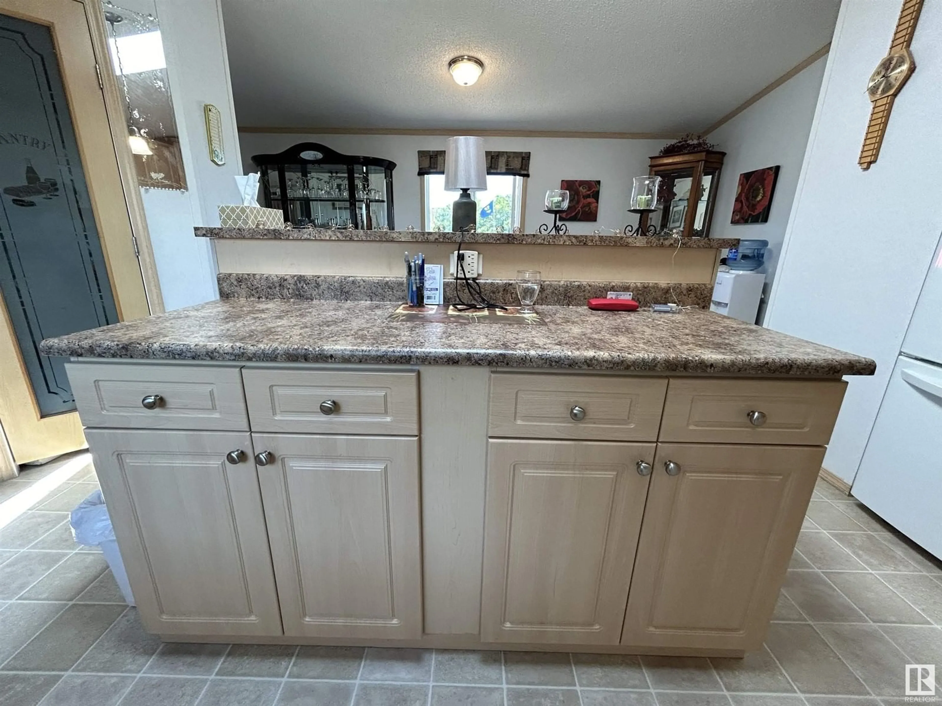 Open concept kitchen, ceramic/tile floor for 58524 RR 241, Rural Westlock County Alberta T0G2J0
